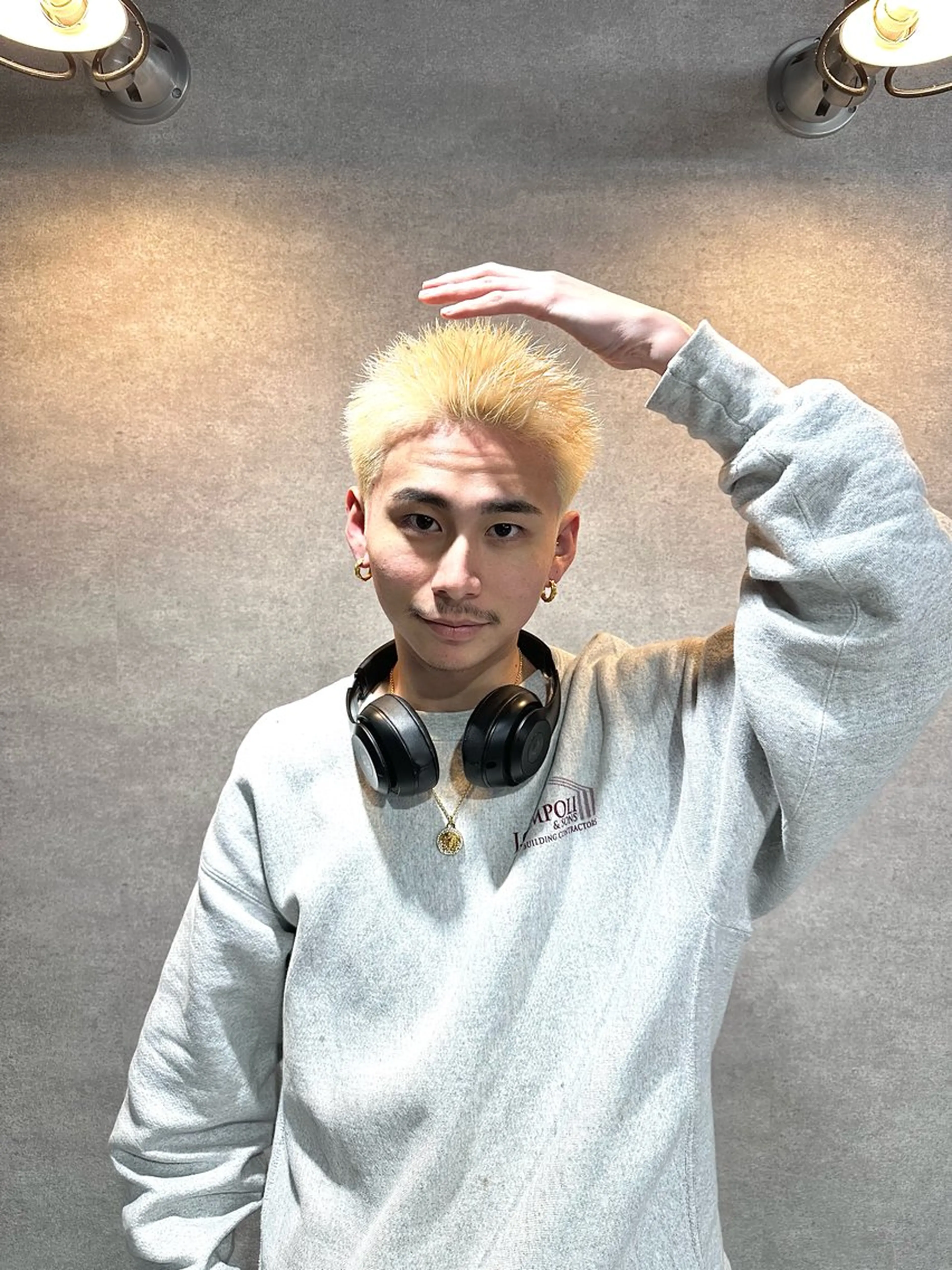 ショート カラー メンズ スパイキーショート ショートヘア カット ヘアカラー 垢抜けハイトーン☀／ 笑顔の美容師／しゅんのヘアスタイル