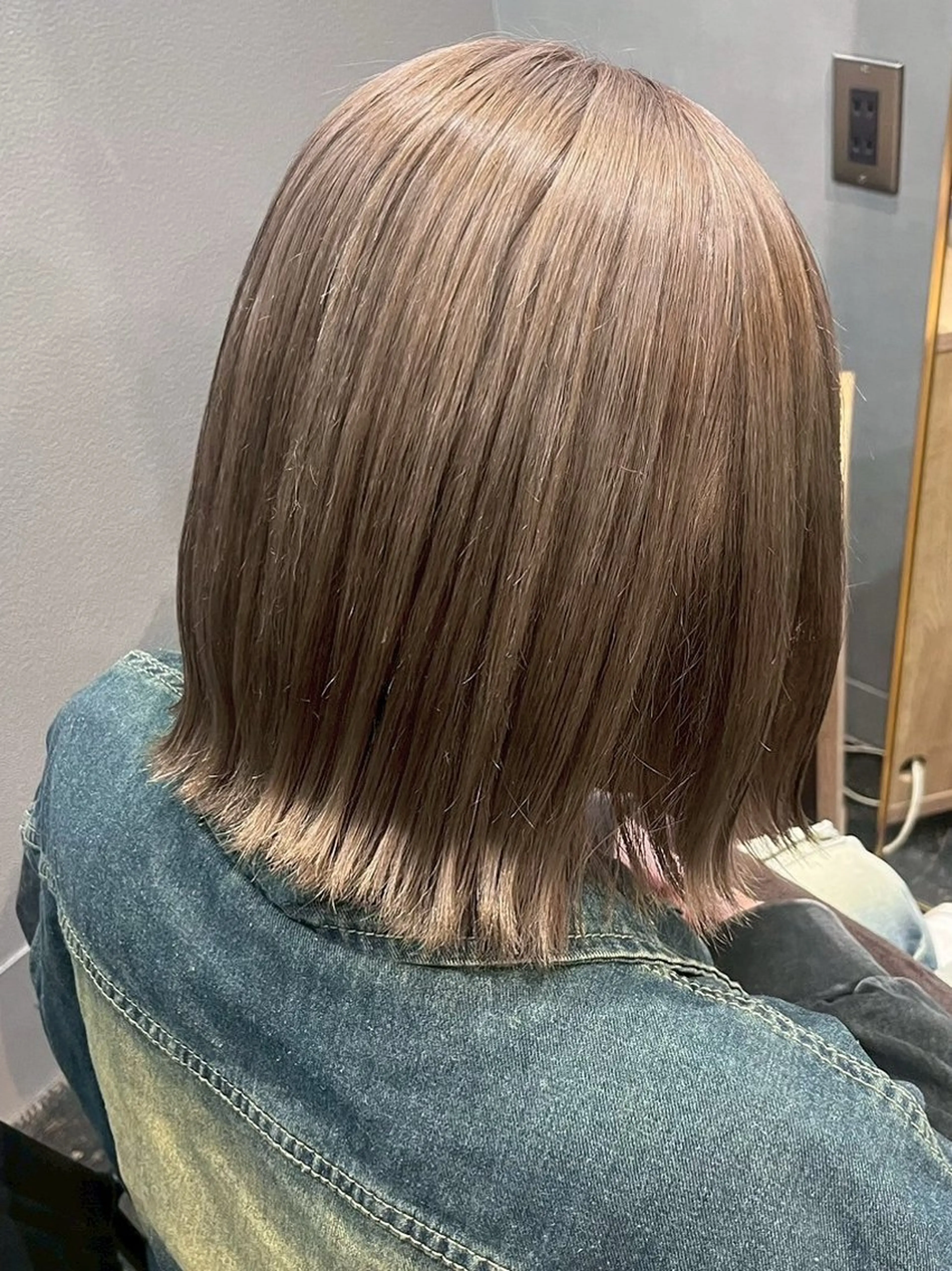 ミディアム カラー ベージュカラー ブリーチ カット ヘアカラー トリートメント 透明感カラー/パーマ 🌀アオノアユミのヘアスタイル