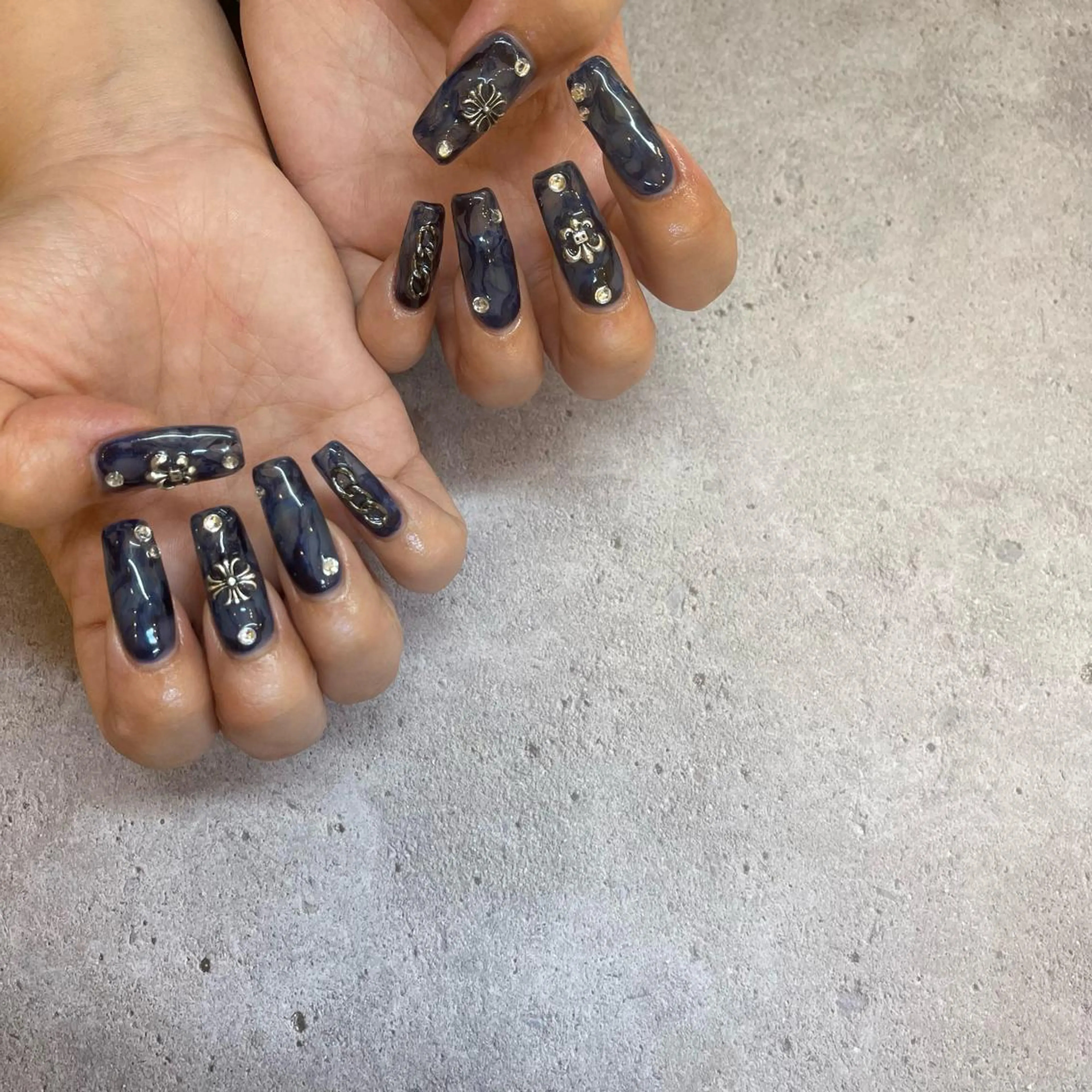 ネイル 持ち込み NAIL Alaia 𓇼SHIORIのネイルデザイン
