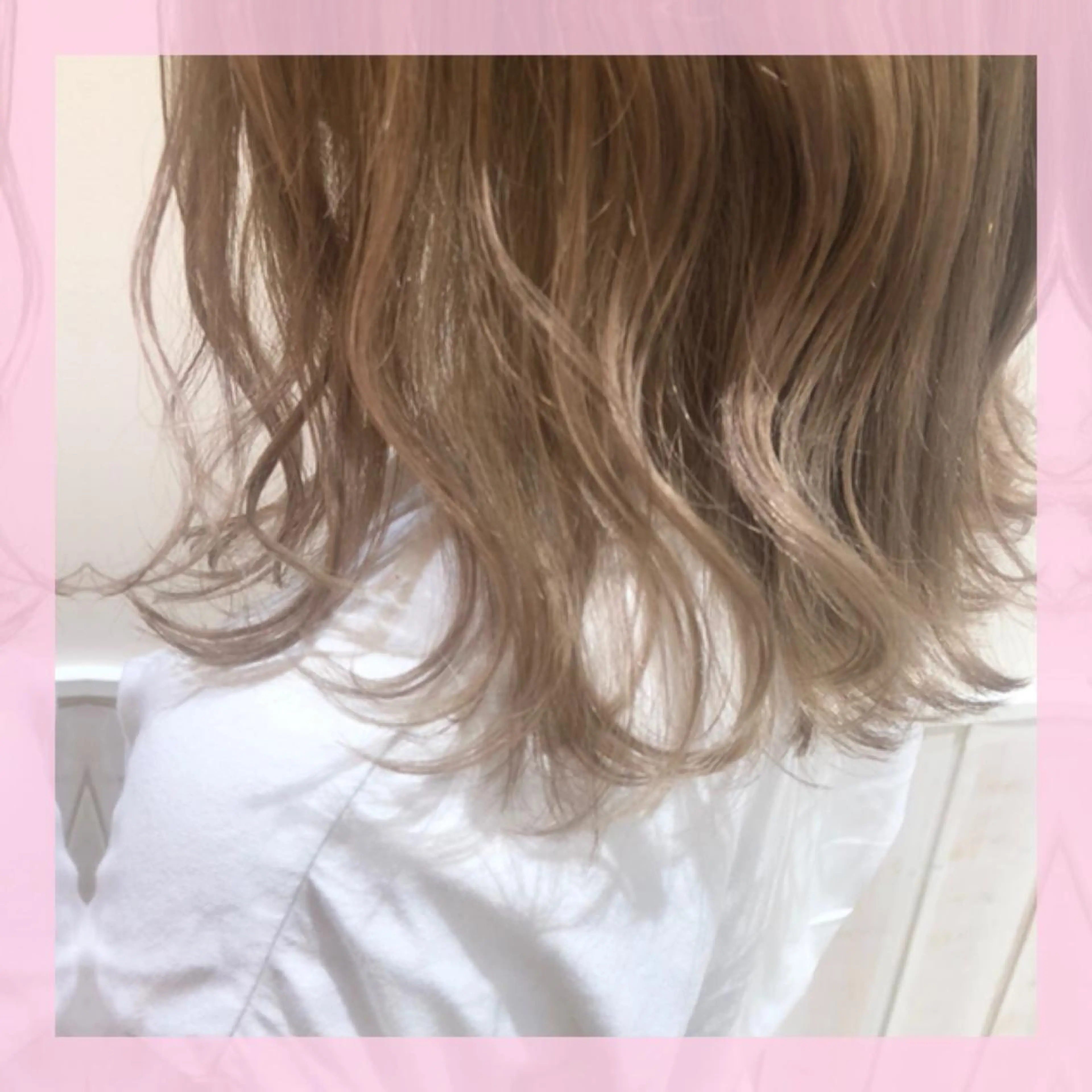 ミディアム カラー ベージュカラー ホワイトベージュ カット ヘアカラー plum.所属・🍒前川 🍒のヘアスタイル