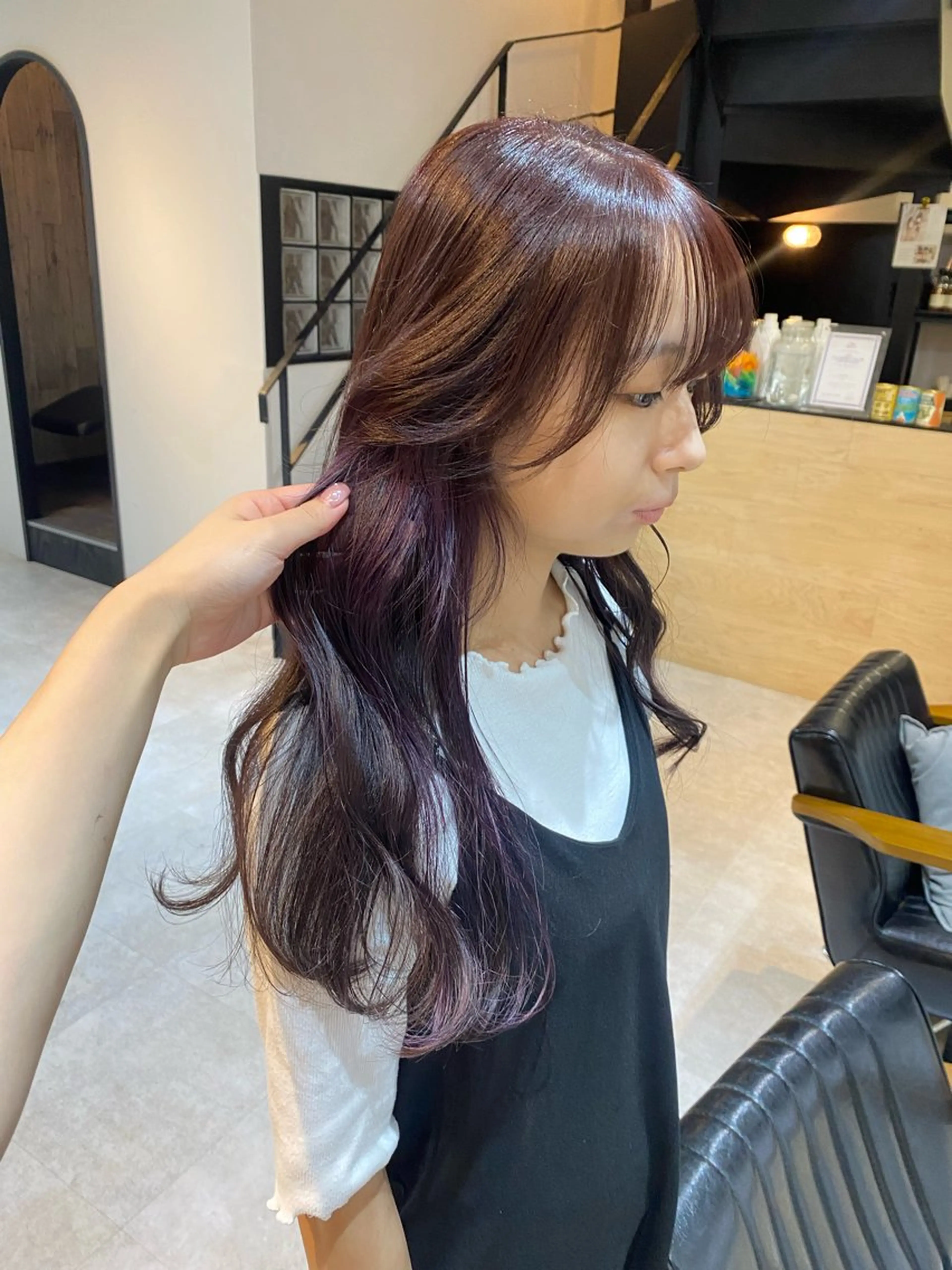 ロング ヘアカラー トリートメント Juri 暖色/ツヤ感カラーのヘアスタイル