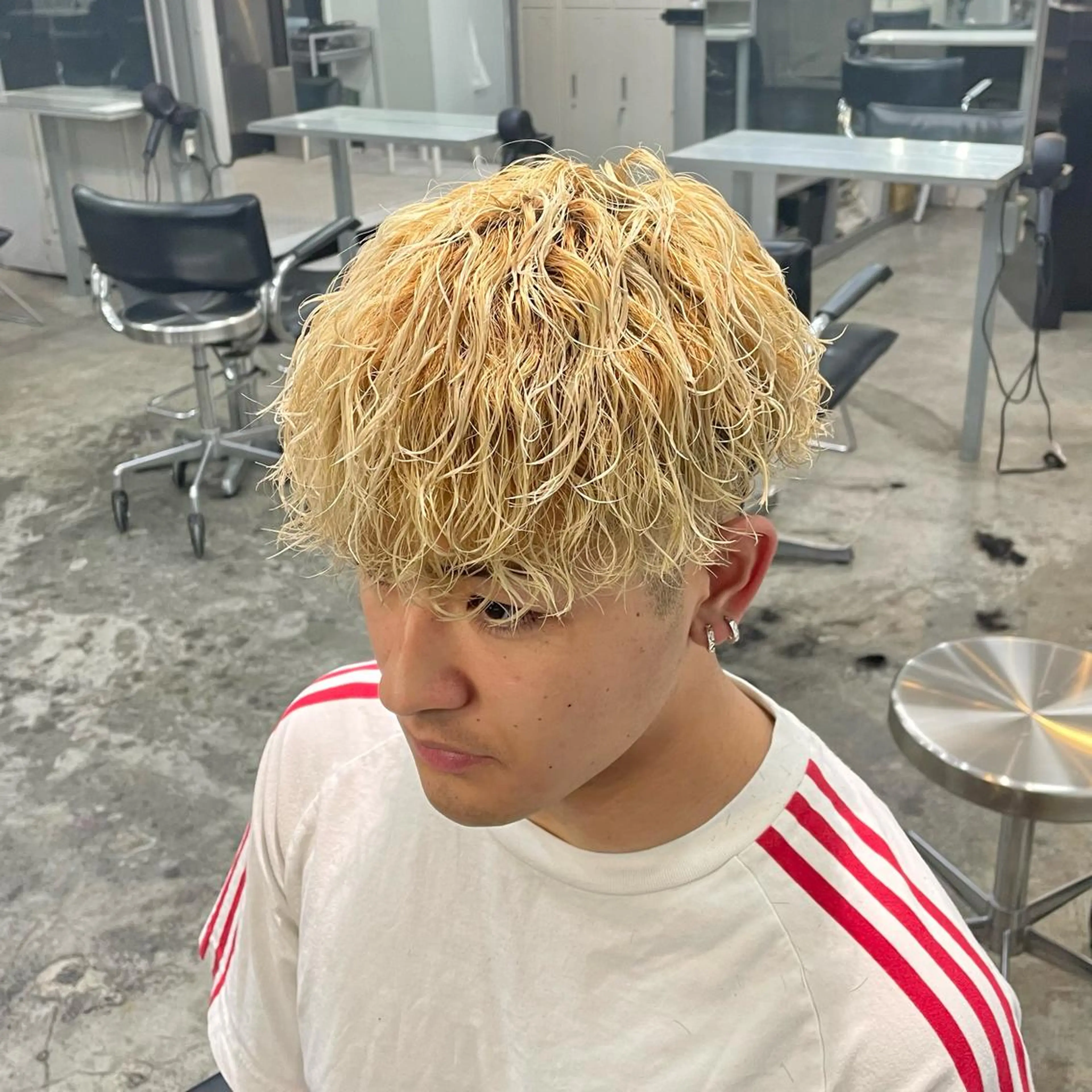 ショート カラー パーマ メンズ メンズブリーチ メンズパーマ ブリーチ カット ヘアカラー パーマ メンズ特化美容師/ 藤戸 椋のヘアスタイル