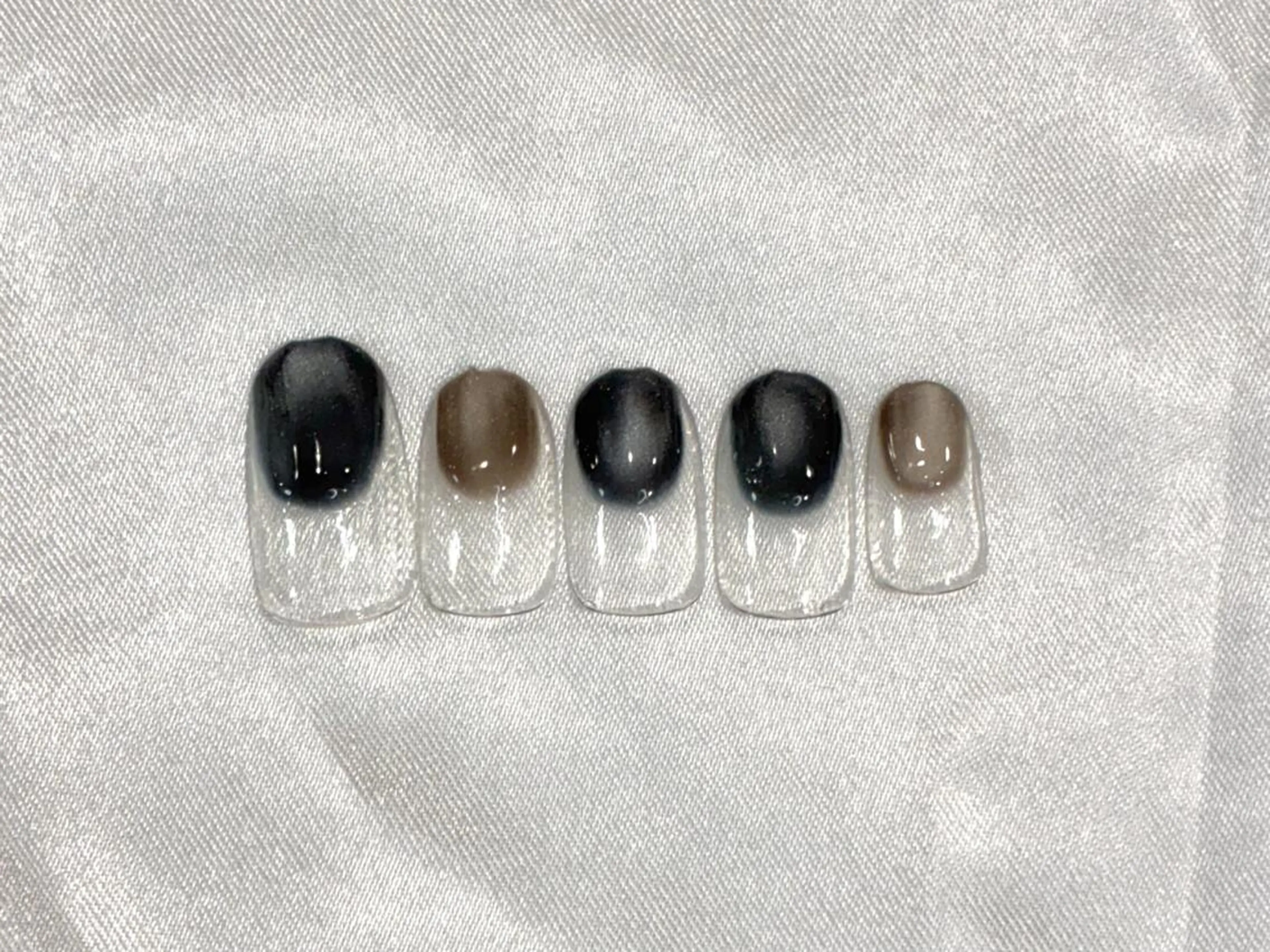 ネイル シンプルネイル １アイ&ネイルサロン リスブラン銀座新富町のネイルデザイン