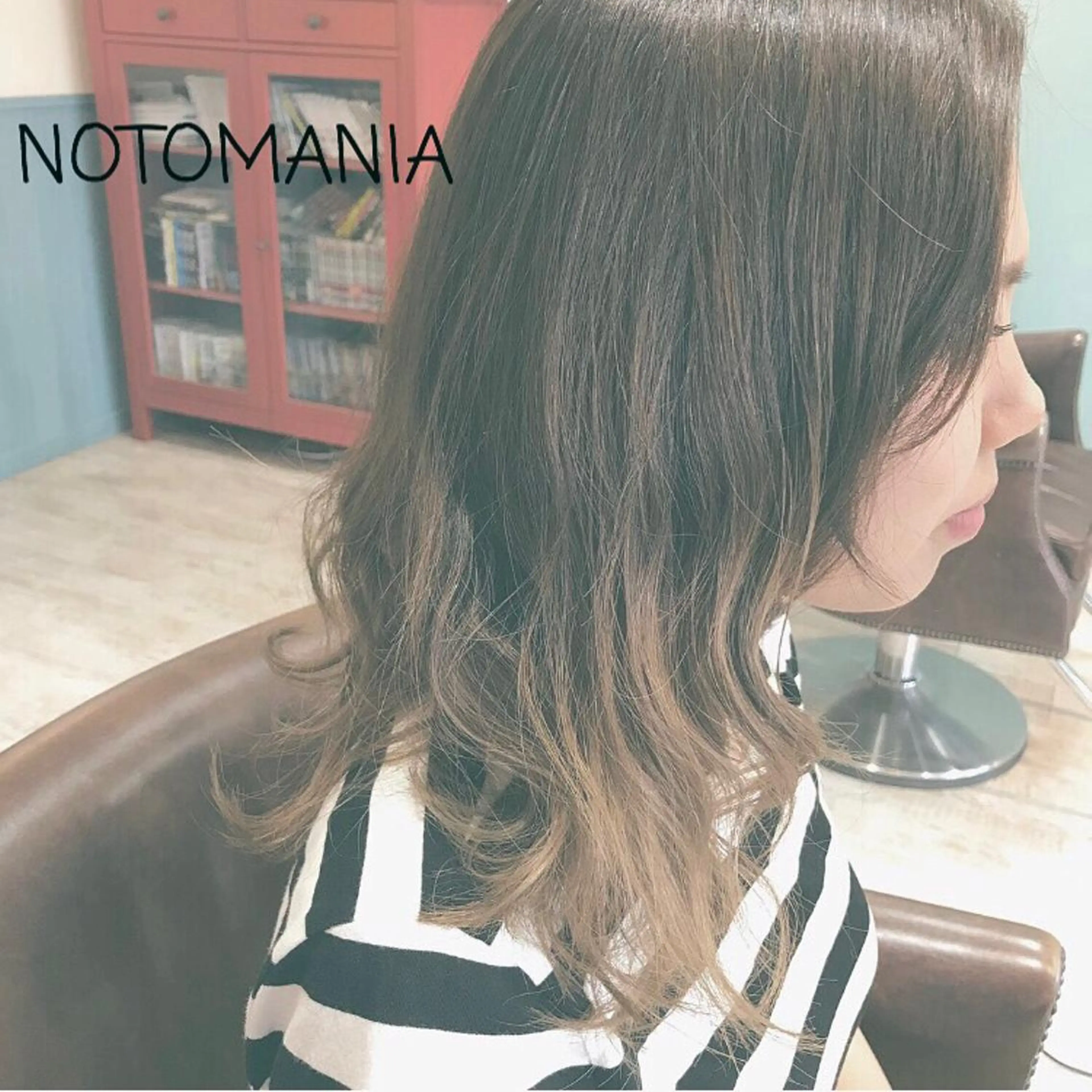 ミディアム カラー ベージュカラー ブリーチ グラデーションカラー イシハラ アズサのヘアスタイル