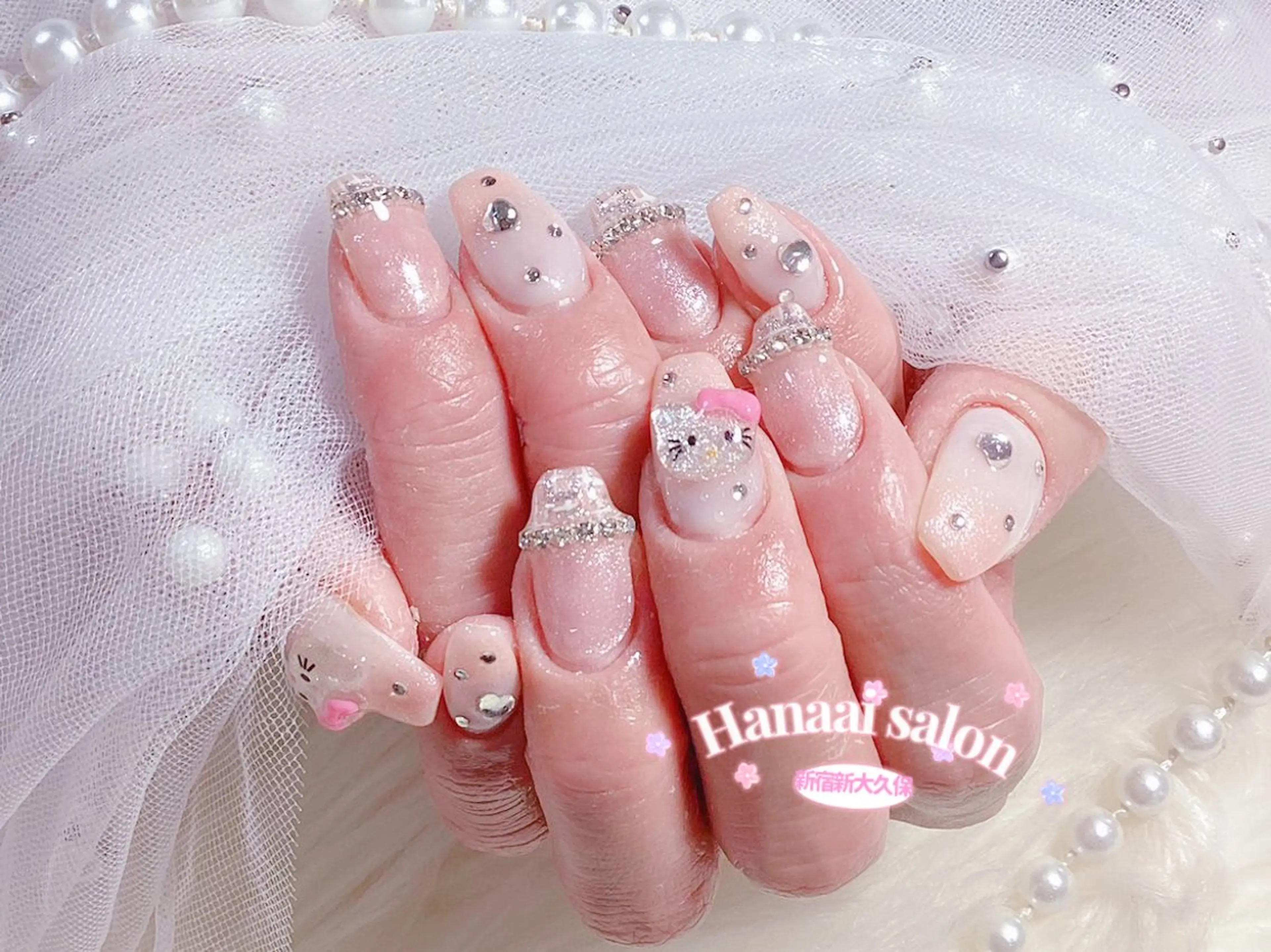 ミディアム ハンドネイル Hanaai Salon新大久保店のネイルデザイン