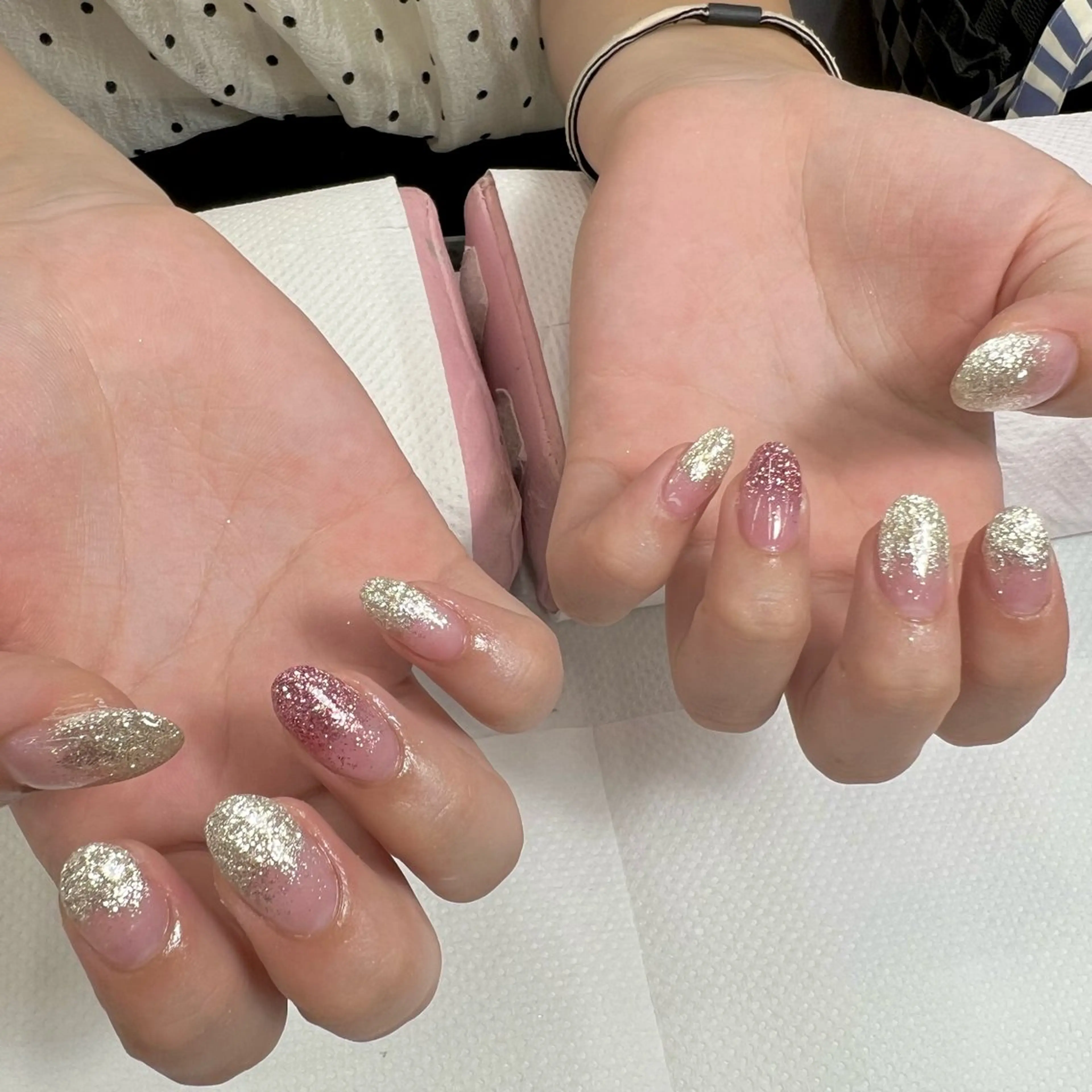 ネイル グラデーション キラキラネイル ラメ(グリッター) ラメグラデーション 【MAXKELLY】 KOBIKI🐾のネイルデザイン