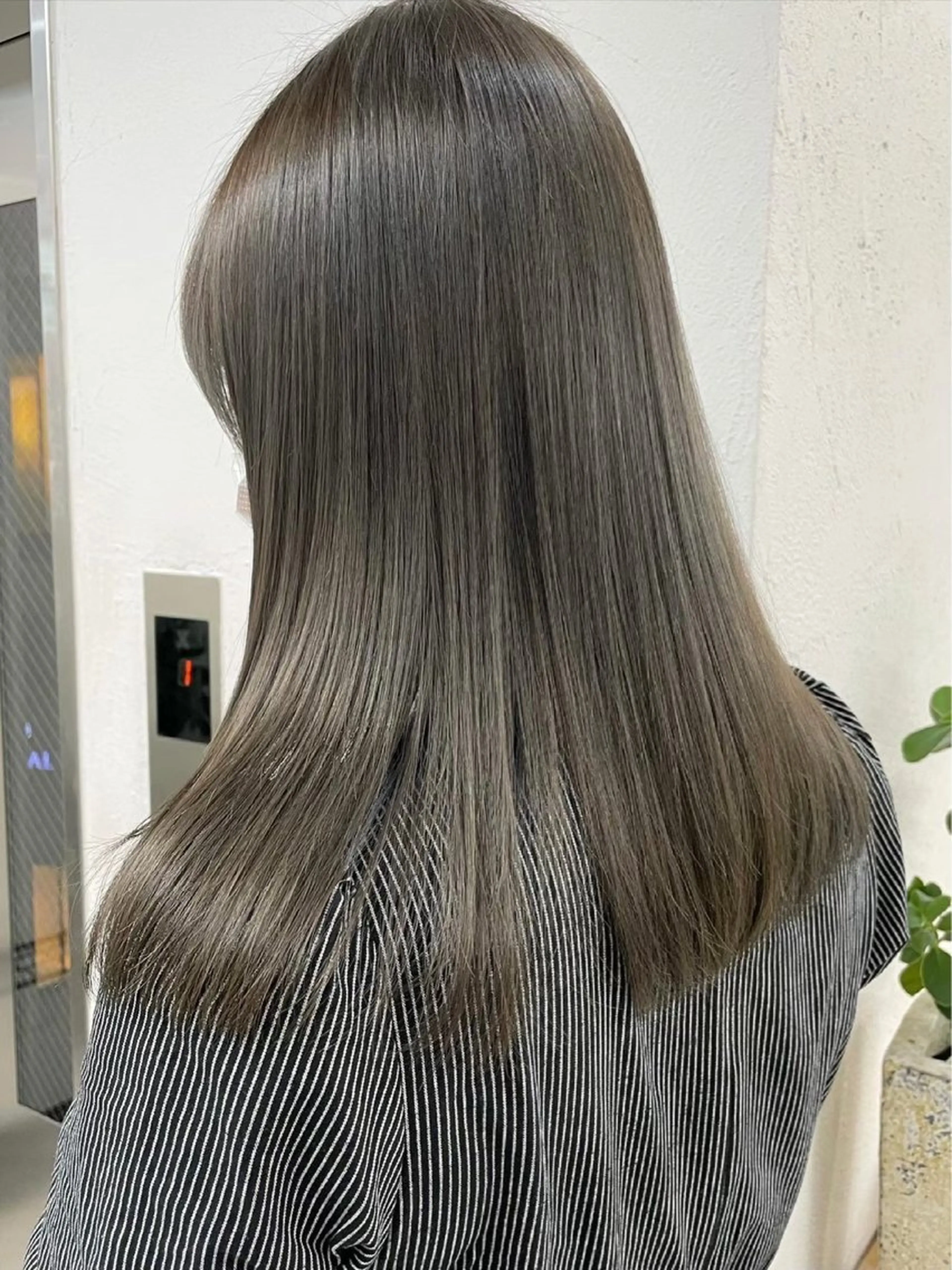 セミロング カラー ヘアアレンジ 🫧透明感カラー/ ナルハ🫧のヘアスタイル