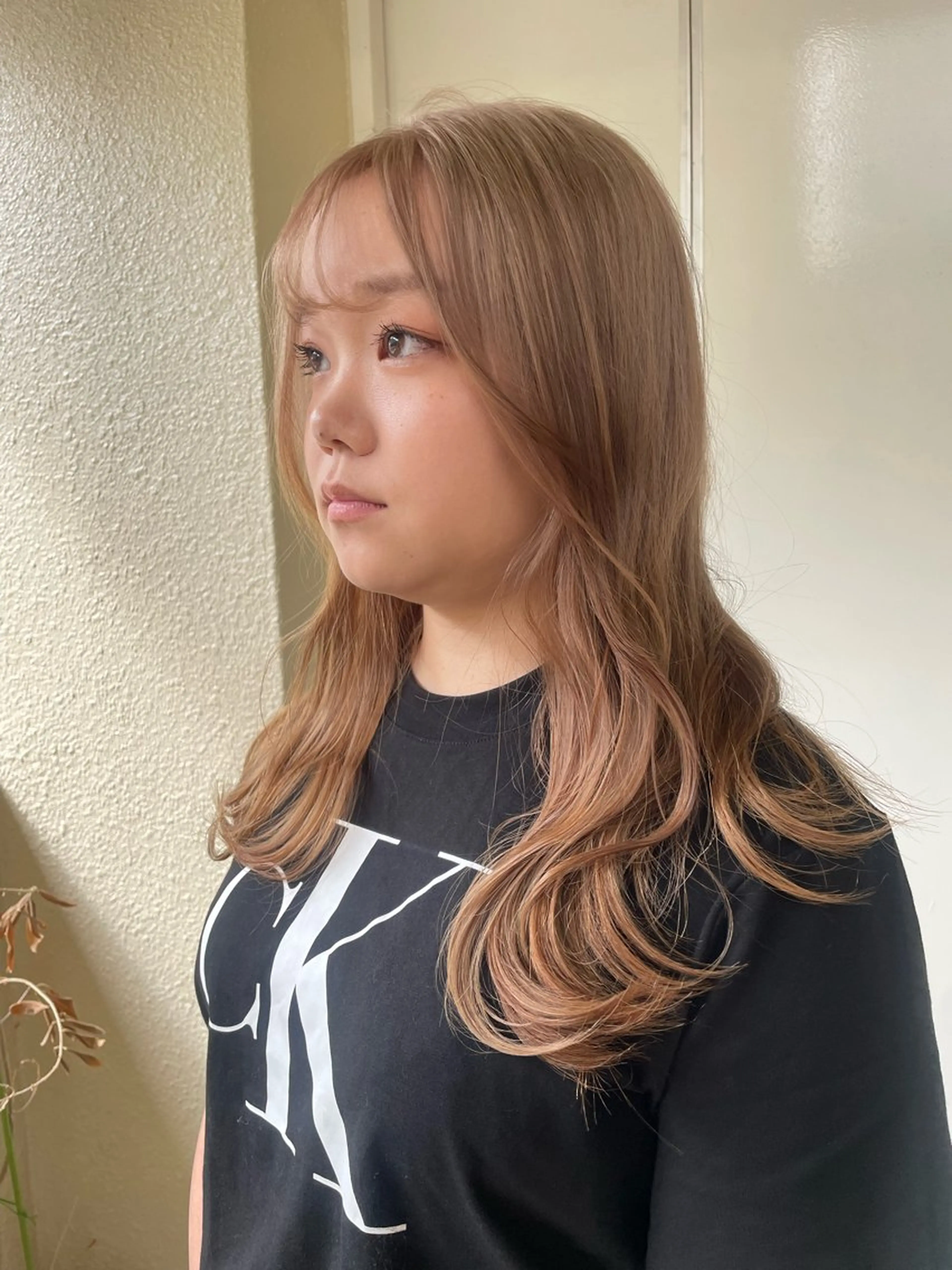 ロング カラー mei|顔まわり ×透明感カラーのヘアスタイル