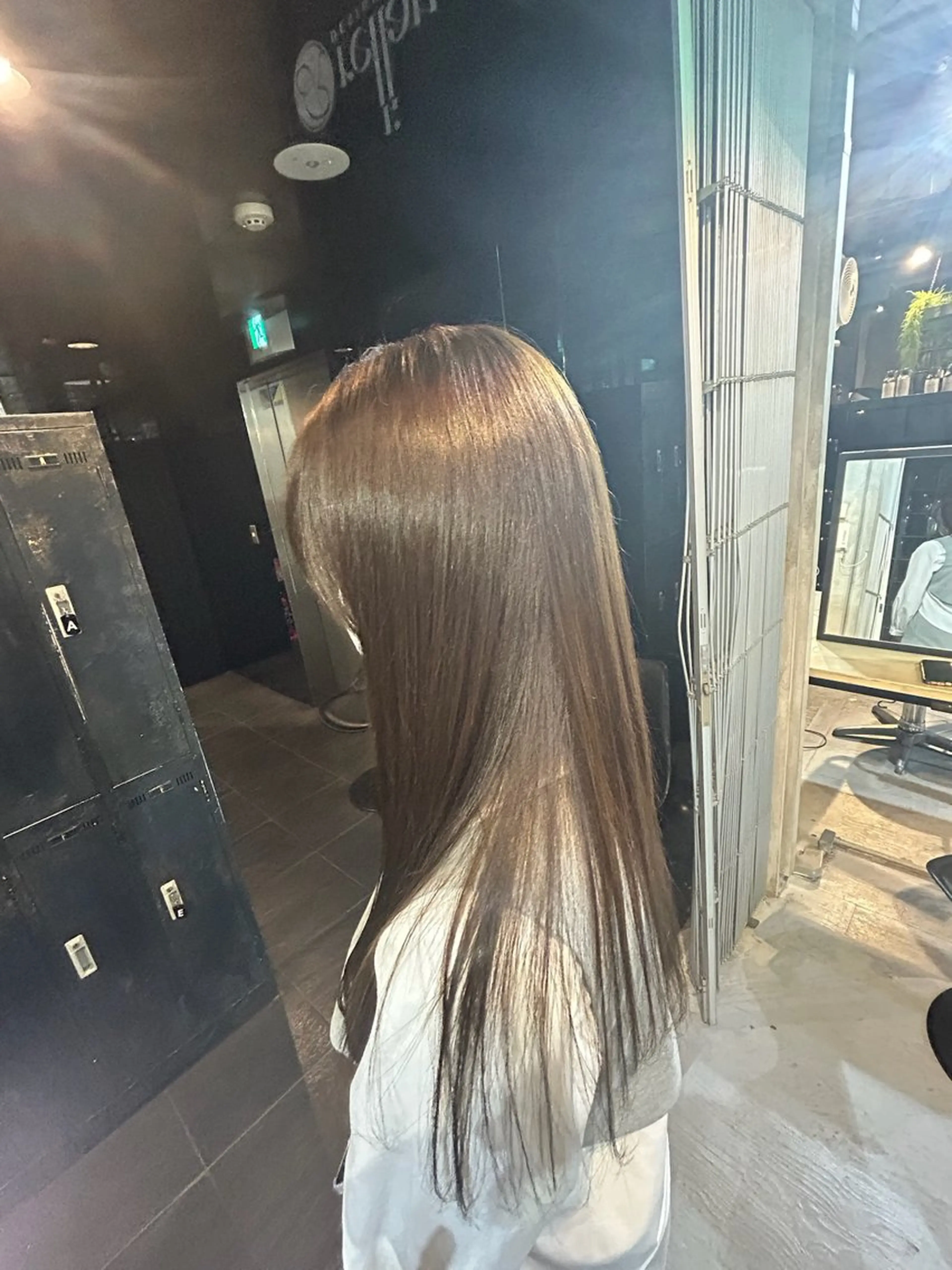 セミロング 縮毛矯正 おがわ まなのヘアスタイル