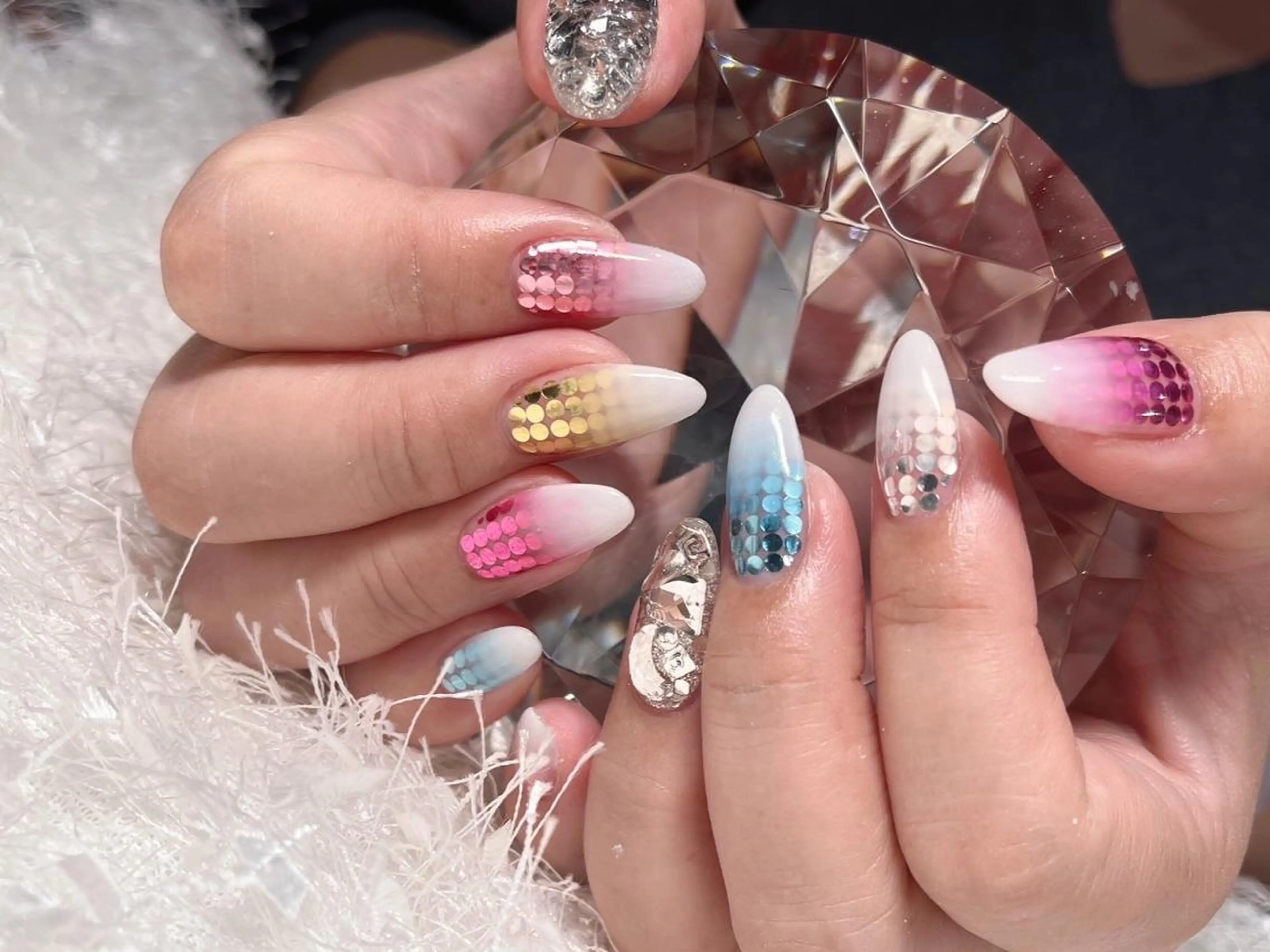 ネイル 長さ出し ジェルネイル グラデーション ホログラムネイル 韓国ネイル ハンドネイル Nail&eye Belire 新宿のネイルデザイン