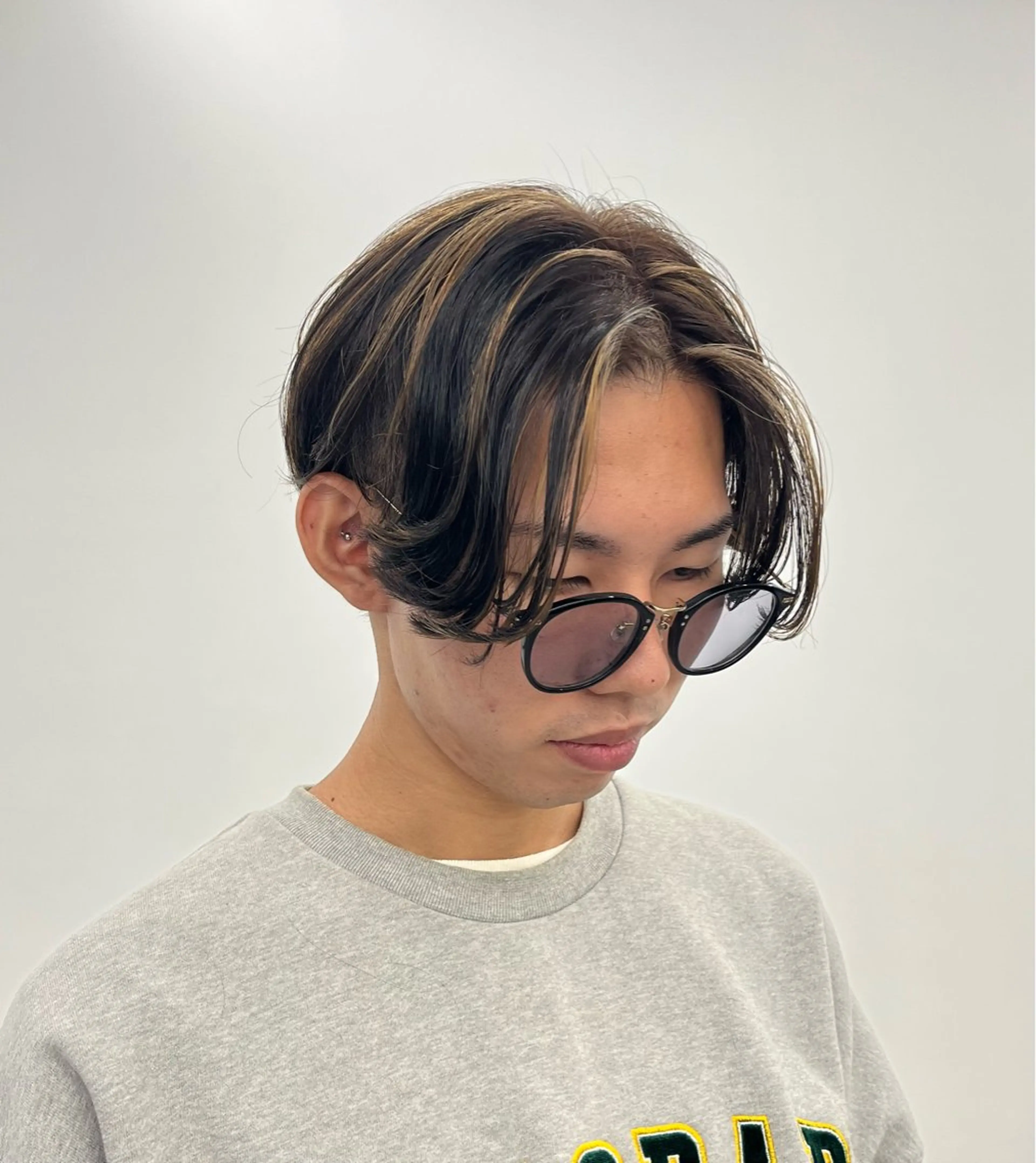 カラー メンズ センターパート メンズハイライト ハイライトカラー ヘアカラー 森龍馬 メンズ専門美容師のヘアスタイル