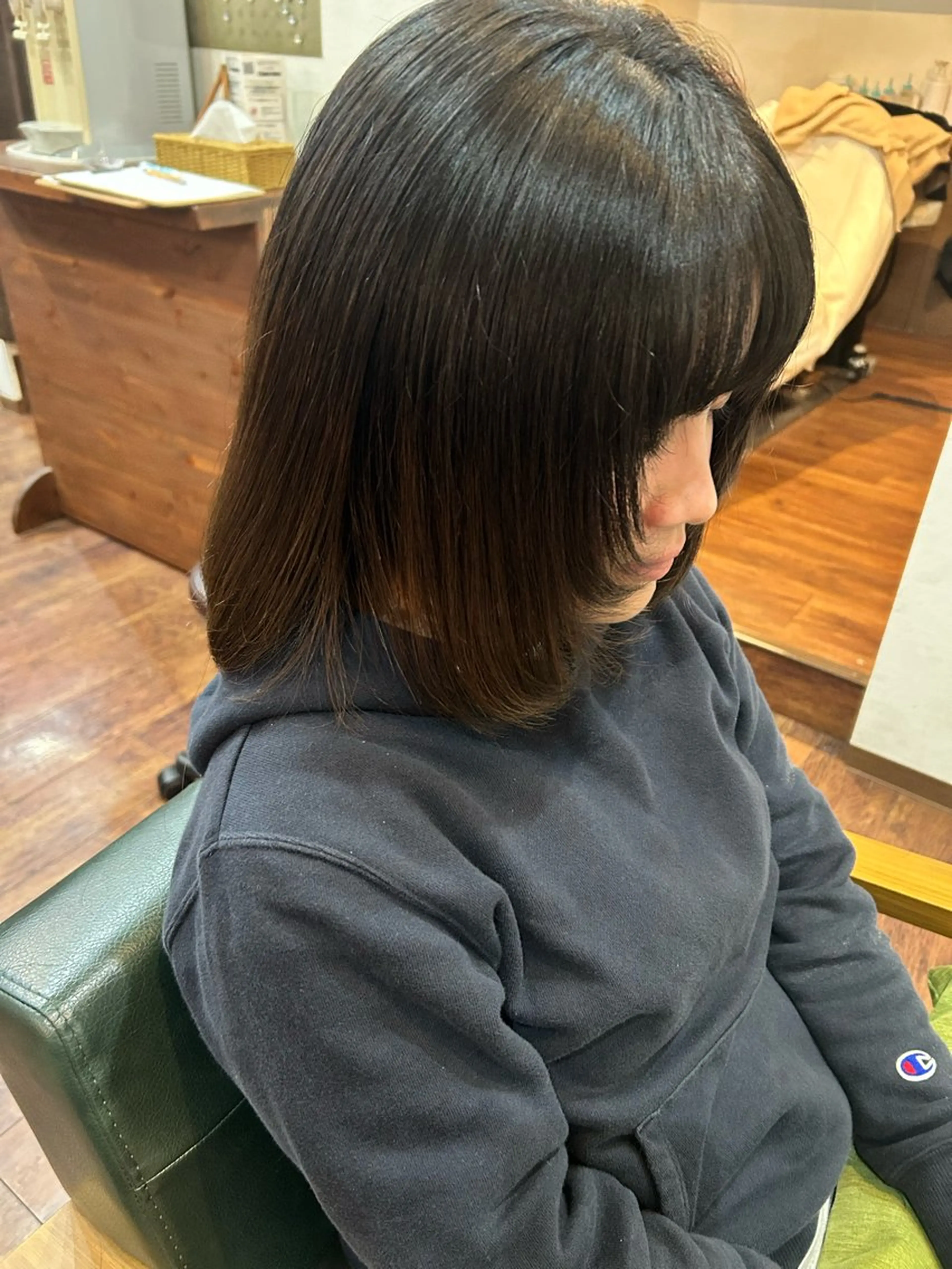 セミロング 顔まわりレイヤー 顔周りカット レイヤーカット カット STORY所属・story 増田 わかなのヘアスタイル