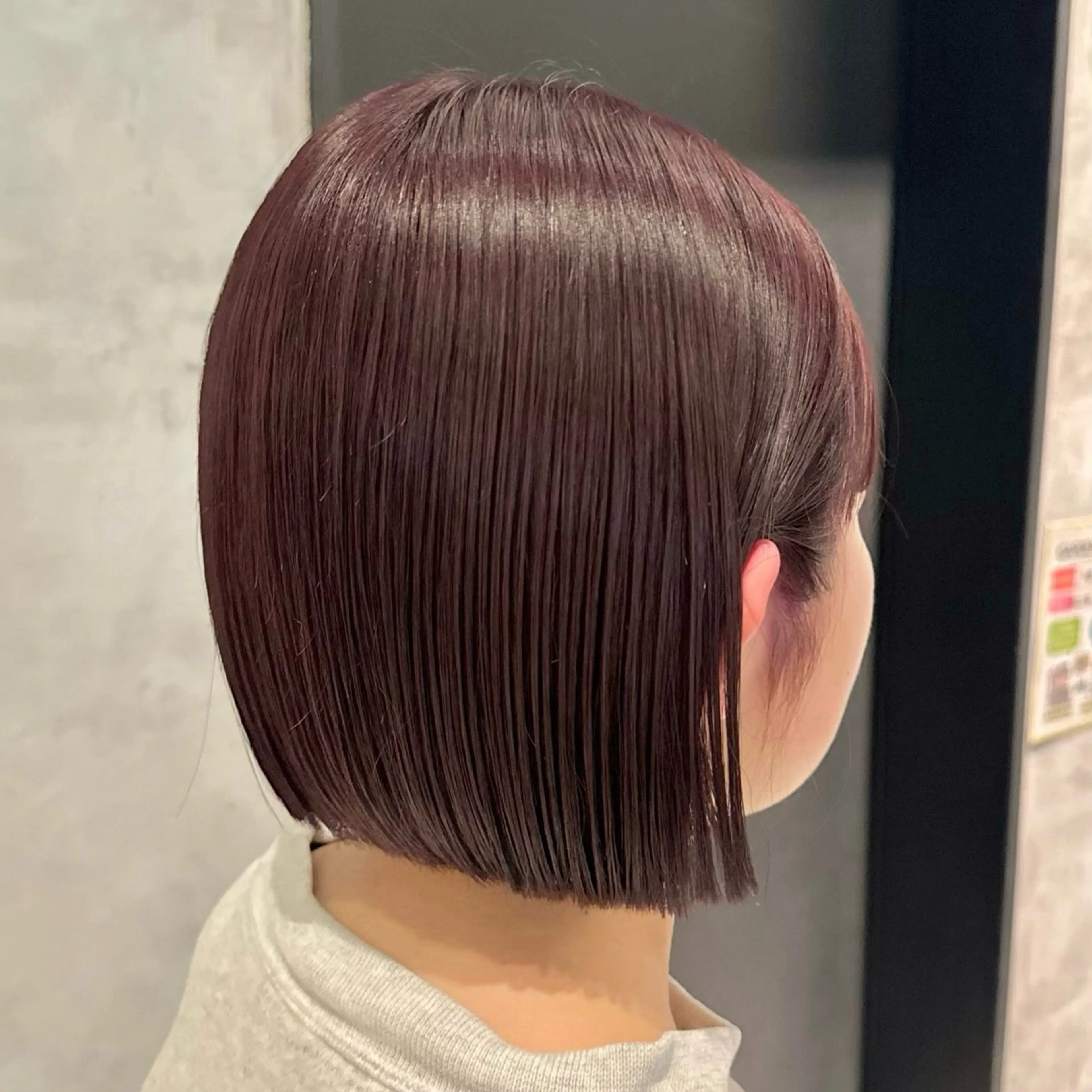 ミディアム カラー ヘアアレンジ ブリーチ カシス ダブルカラー ラベンダーカラー ブリーチなしカラー 暖色ダブルカラーボブ レイヤー🌈AINAのヘアスタイル