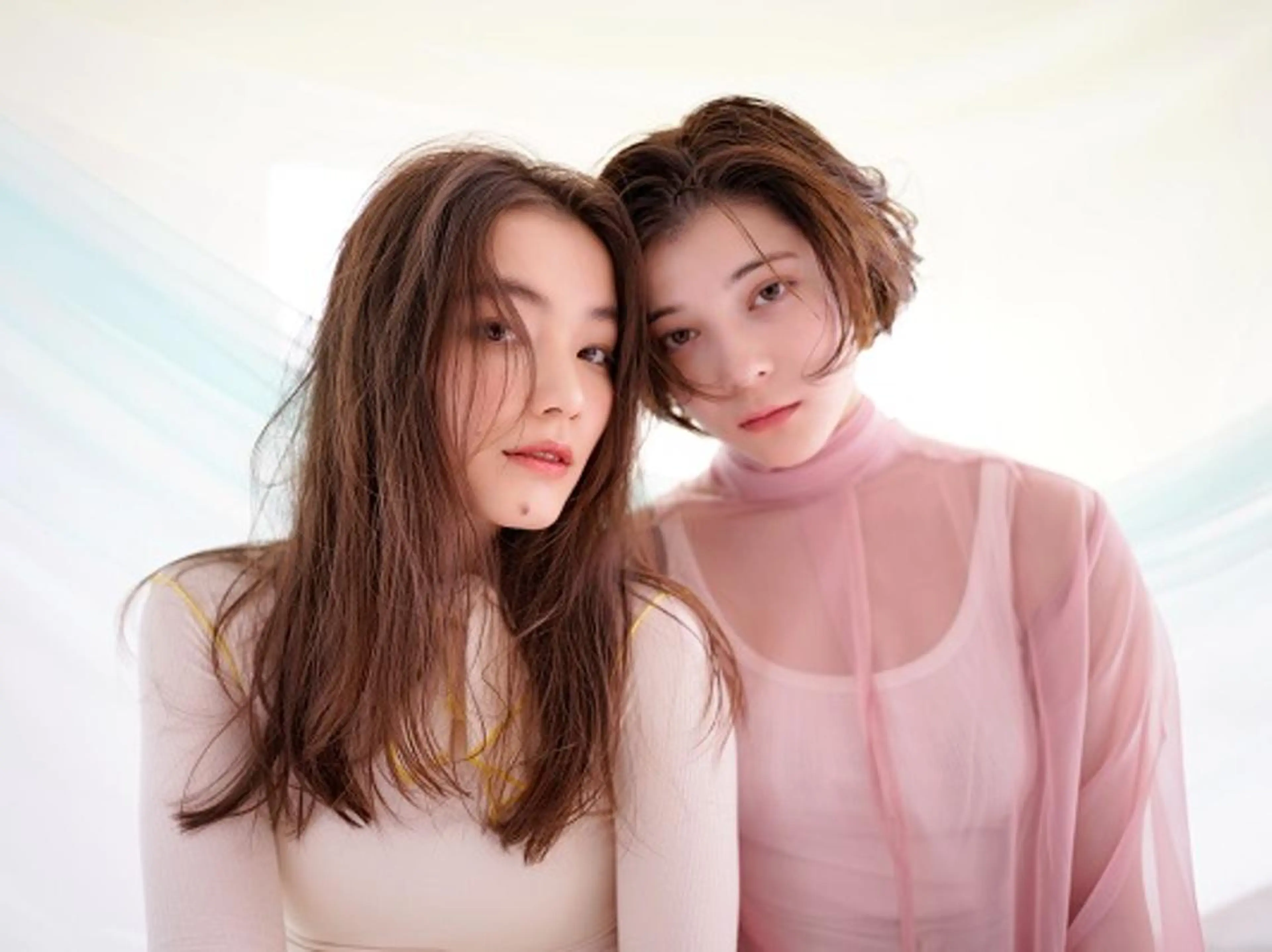 ミディアム カラー パーマ ヘアアレンジ アディクシーカラー アッシュ バレイヤージュ ベージュカラー ブリーチ newi grande 横浜店のヘアスタイル