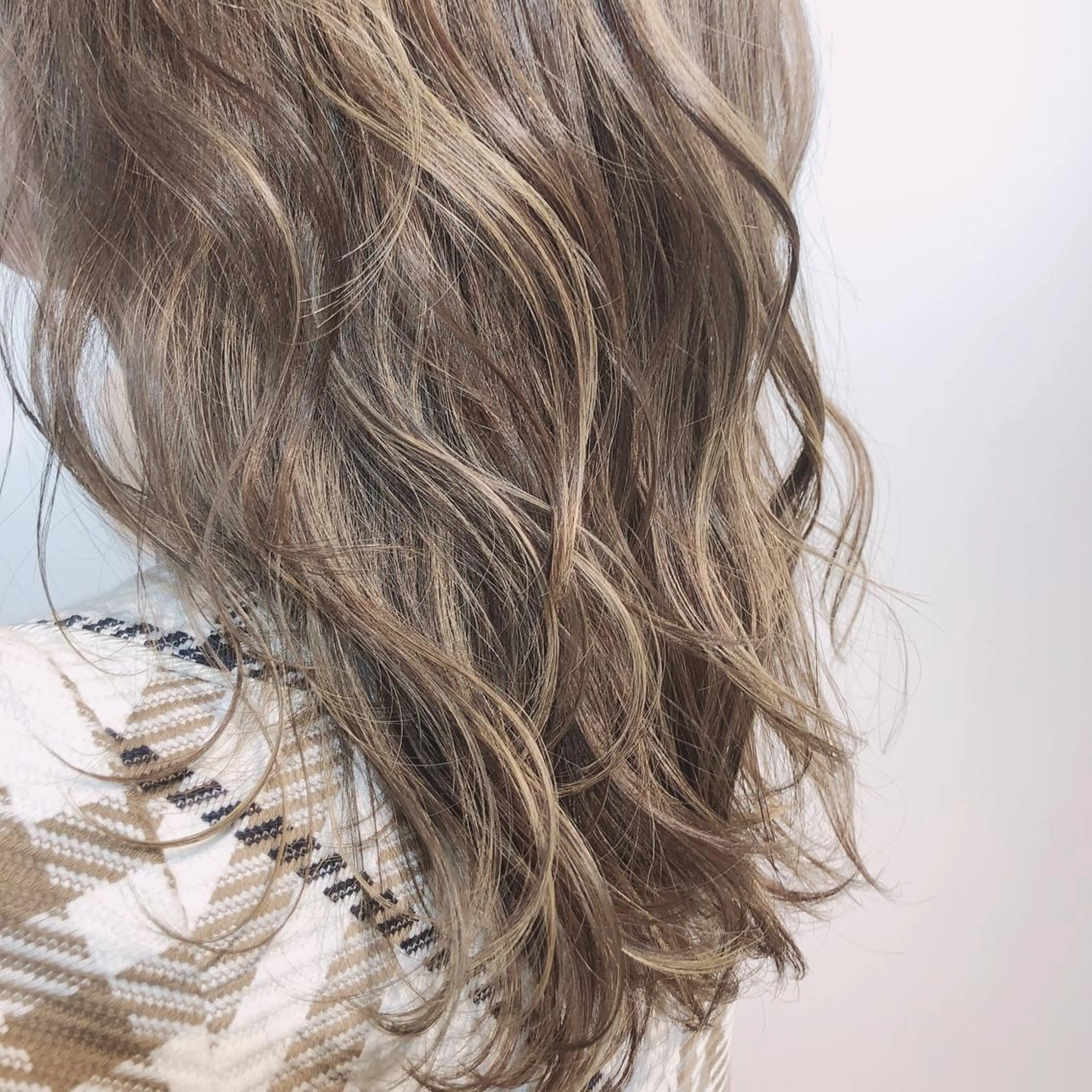 ミディアム VOICE hair所属・レイヤーカット 川田くるみのヘアスタイル