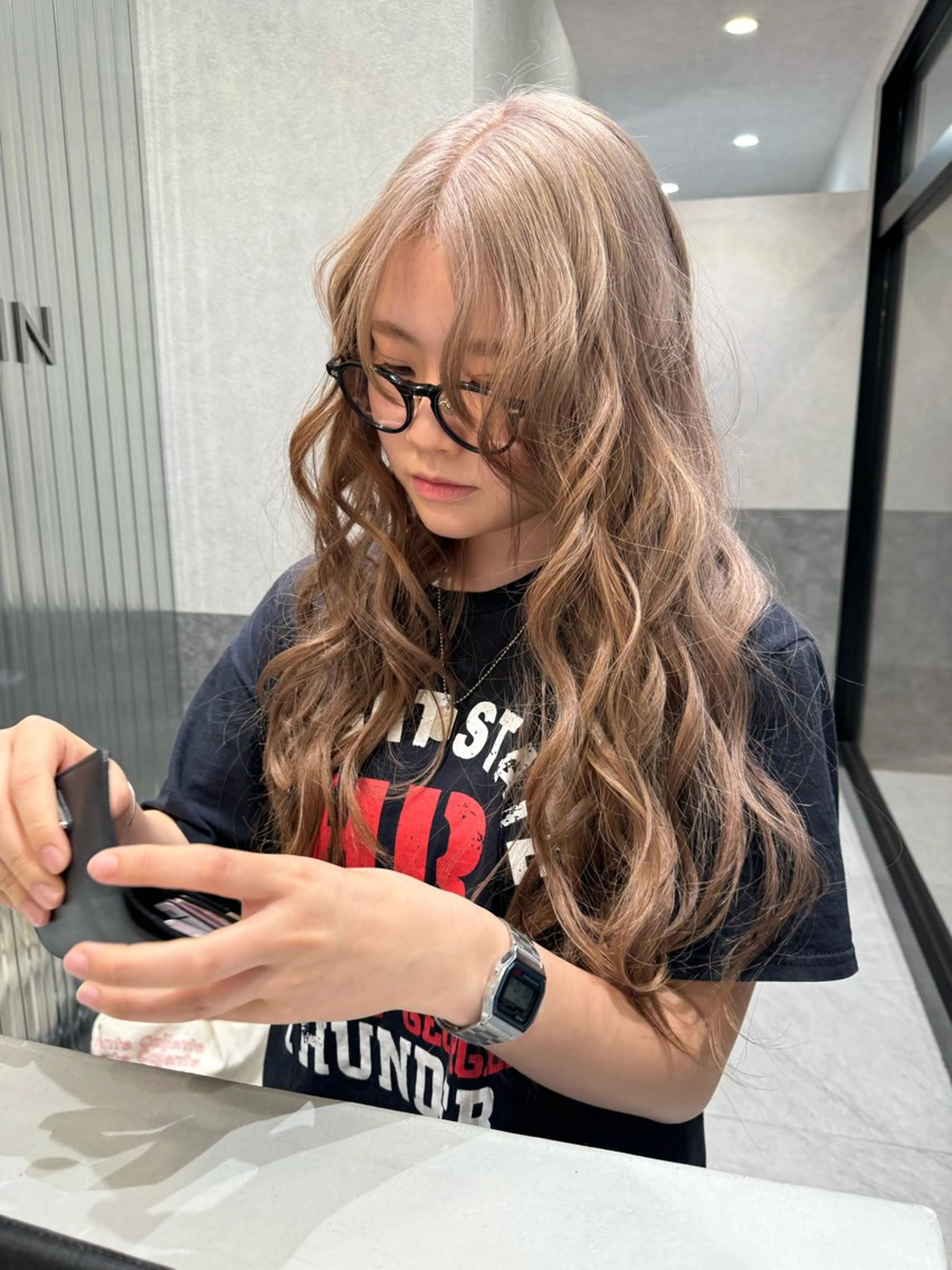 ロング カラー ベージュカラー 黒髪 ブリーチ ロング SALOWIN新潟万代店所属・SaKiho 🎀のヘアスタイル