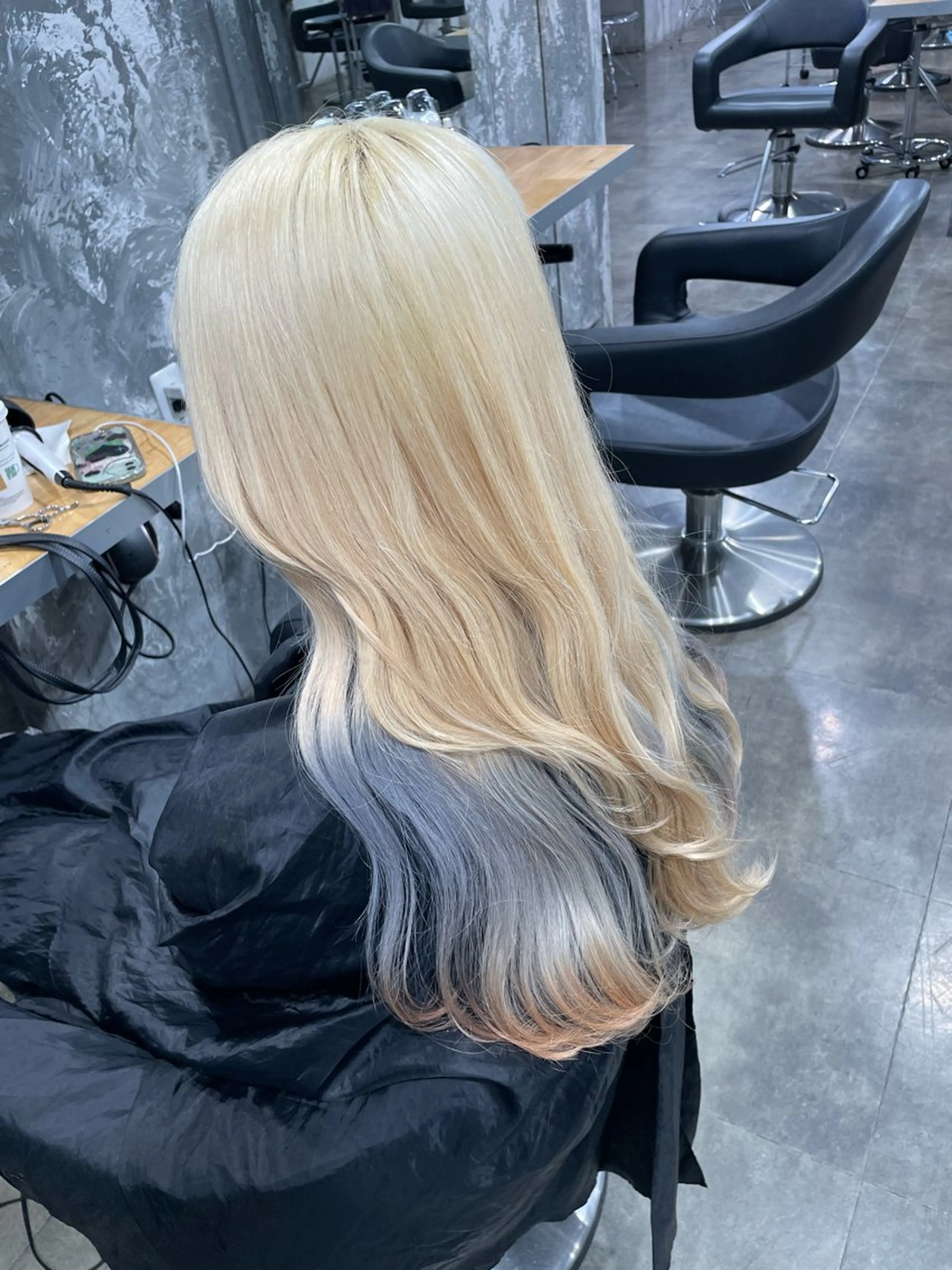 ロング カラー ヘアカラー ハイトーンブロンド 横浜💞ミオのヘアスタイル