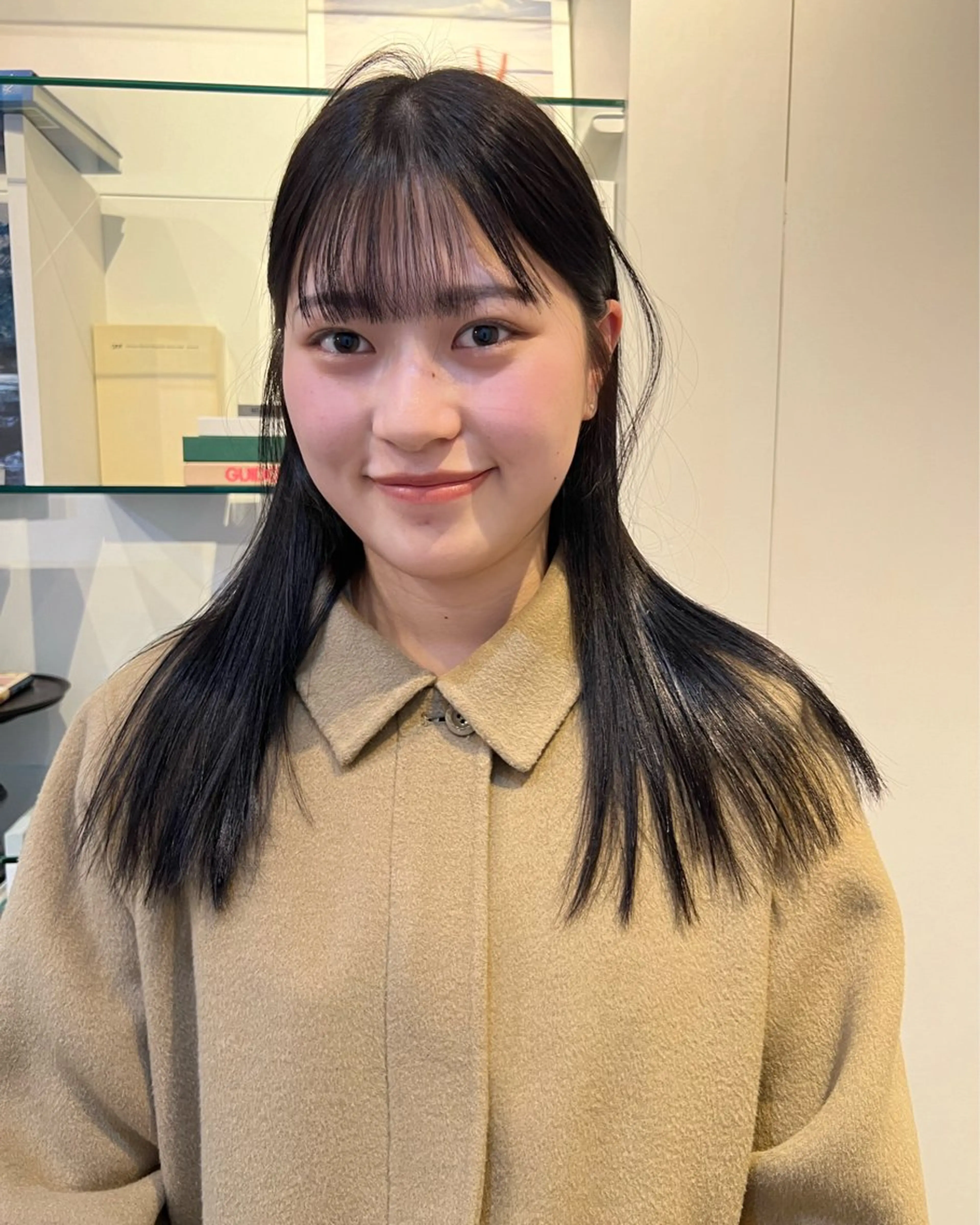 セミロング カラー 三谷 はるなのヘアスタイル