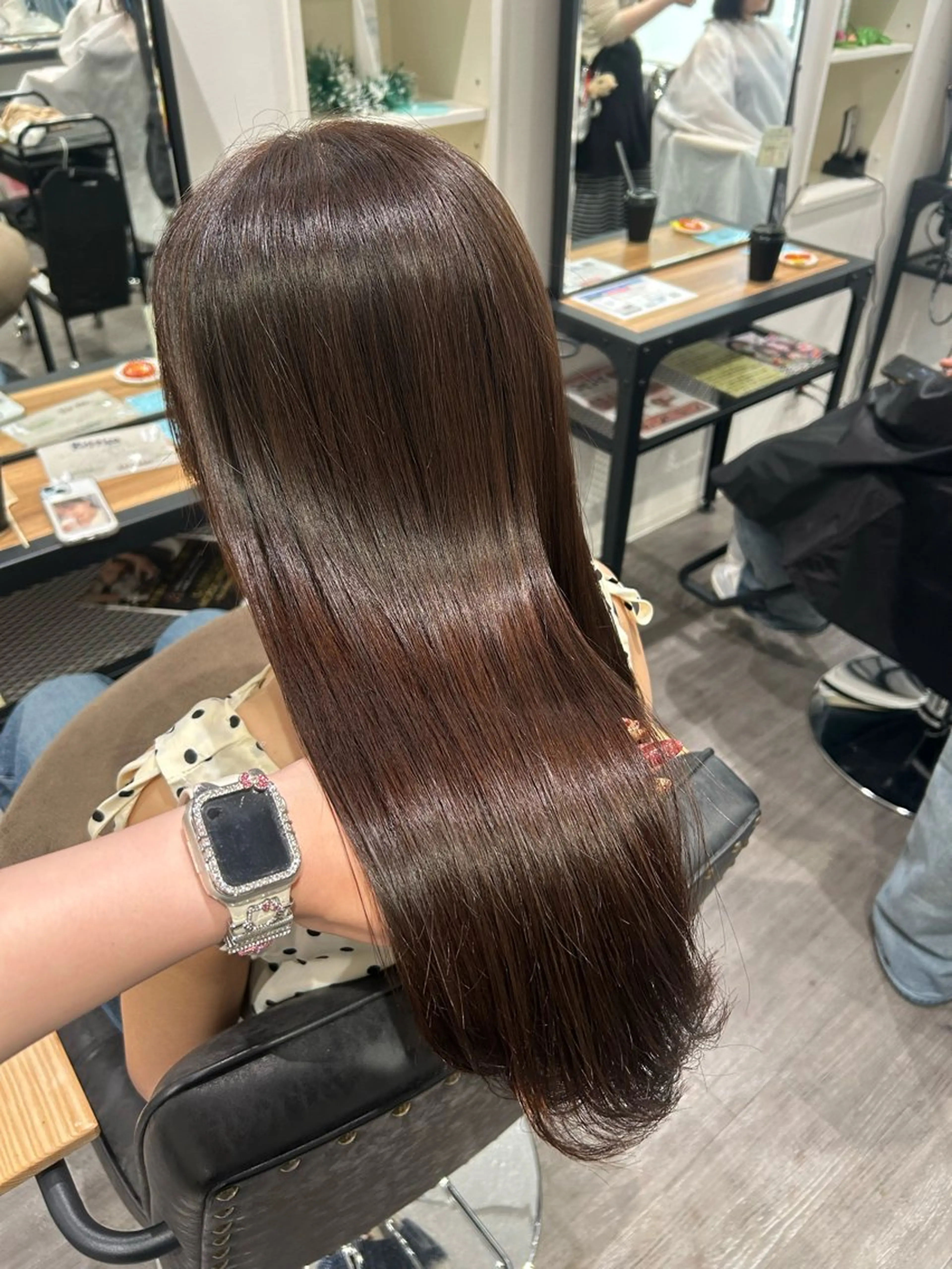 ロング カラー アッシュ 透明感カラー オリーブアッシュ ヘアカラー トリートメント カラーリスト💟草間 紫音💟のヘアスタイル