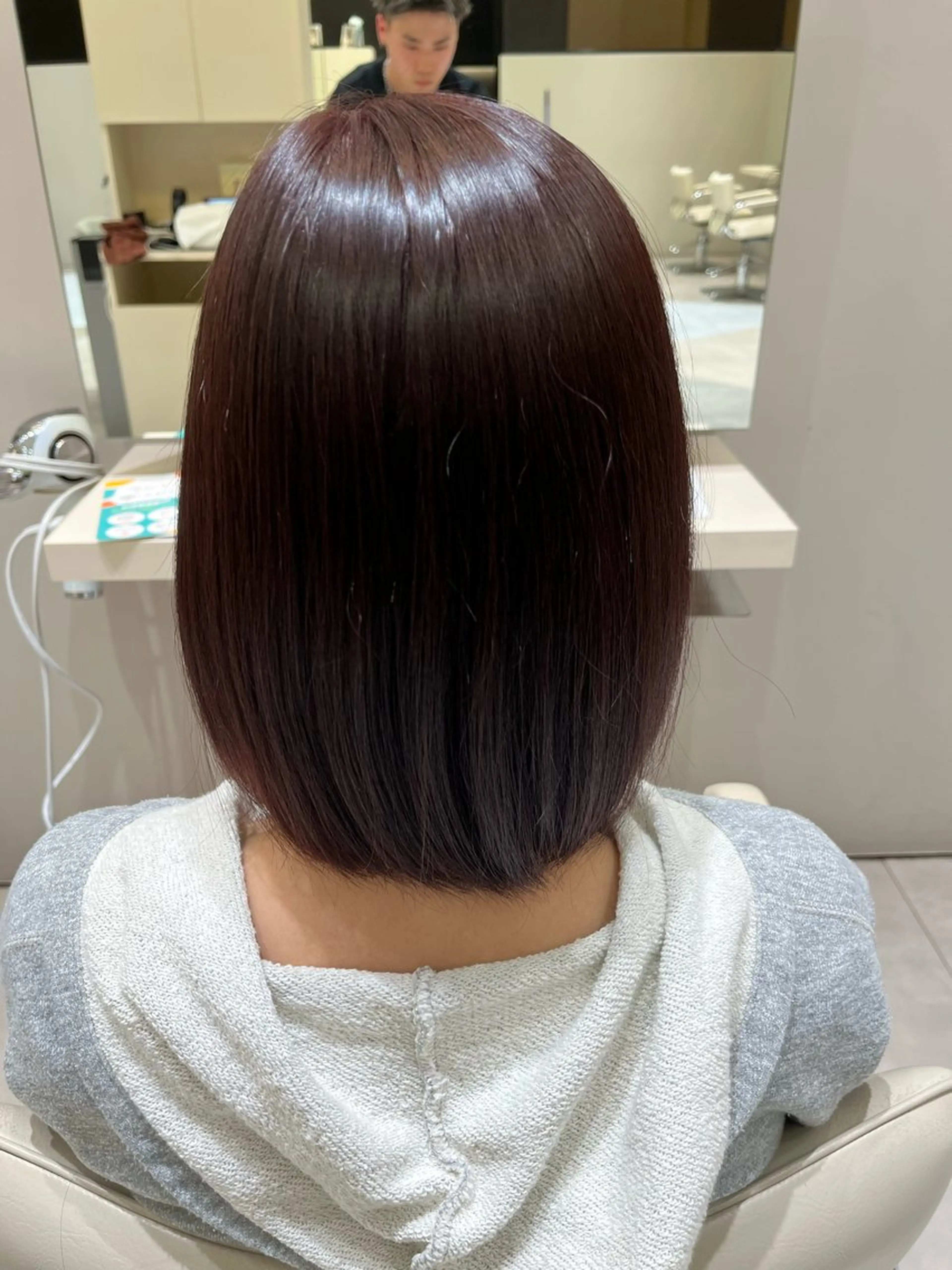 ミディアム パープルカラー k-two 関 七海のヘアスタイル