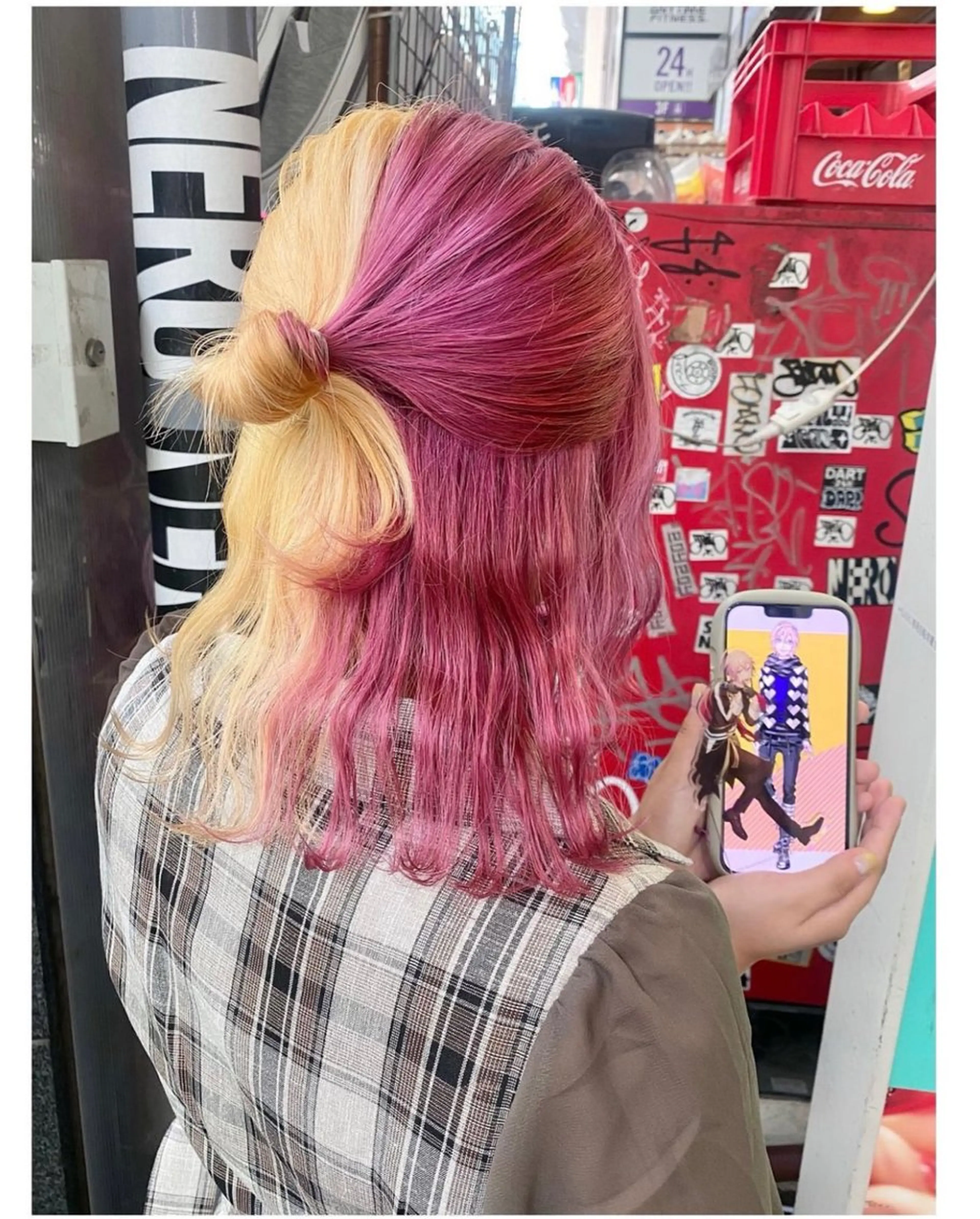 ミディアム カラー ブリーチ ピンクカラー イエローカラー ヘアカラー GARU-ガル-所属・TSUNO🦖 派手髪/オタク美容師のヘアスタイル