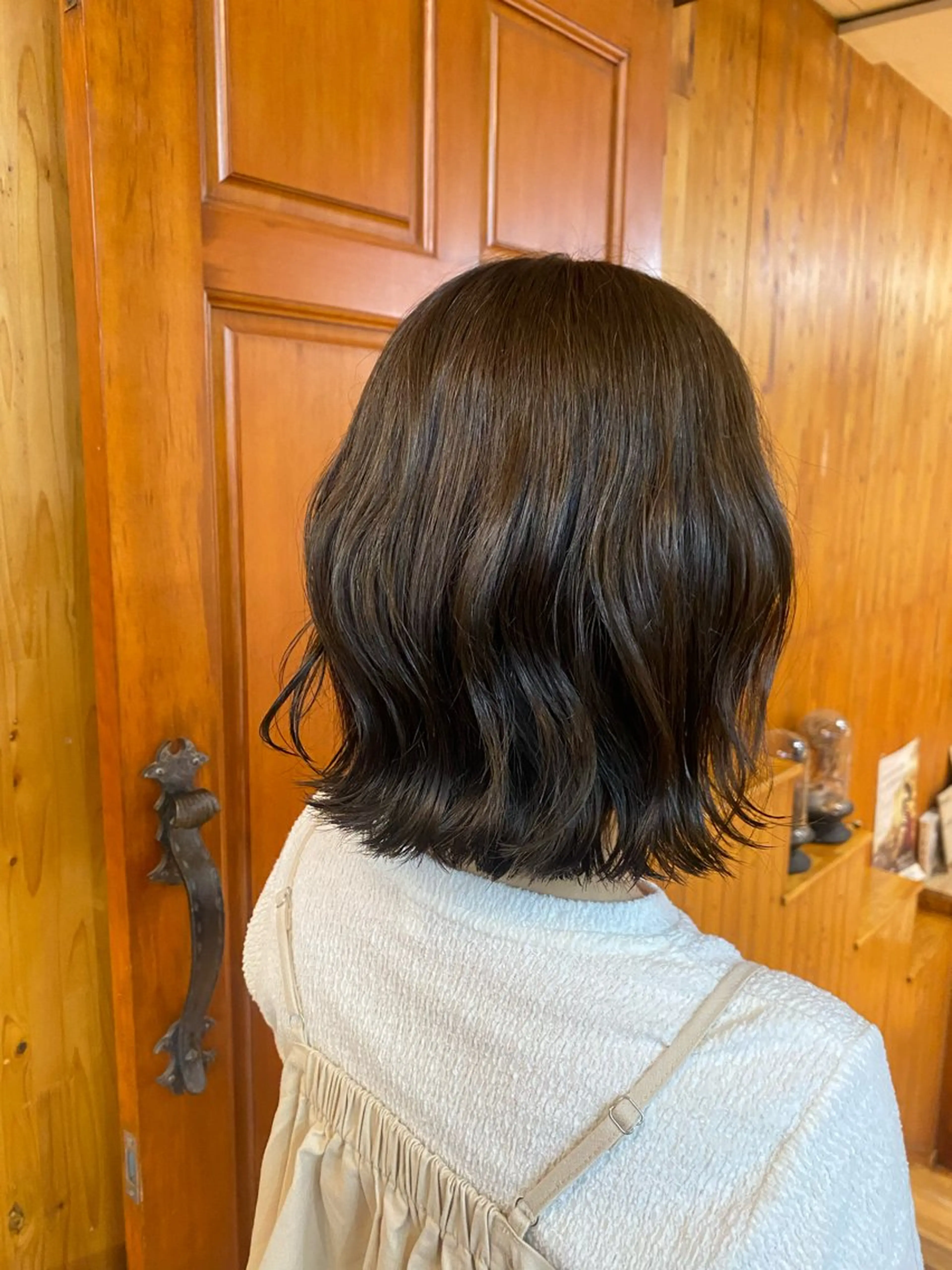 ミディアム カラー ブラウンカラー オリーブブラウン カット ヘアカラー THE DOTS【ザ ドッツ】所属・C H I H A R Uのヘアスタイル