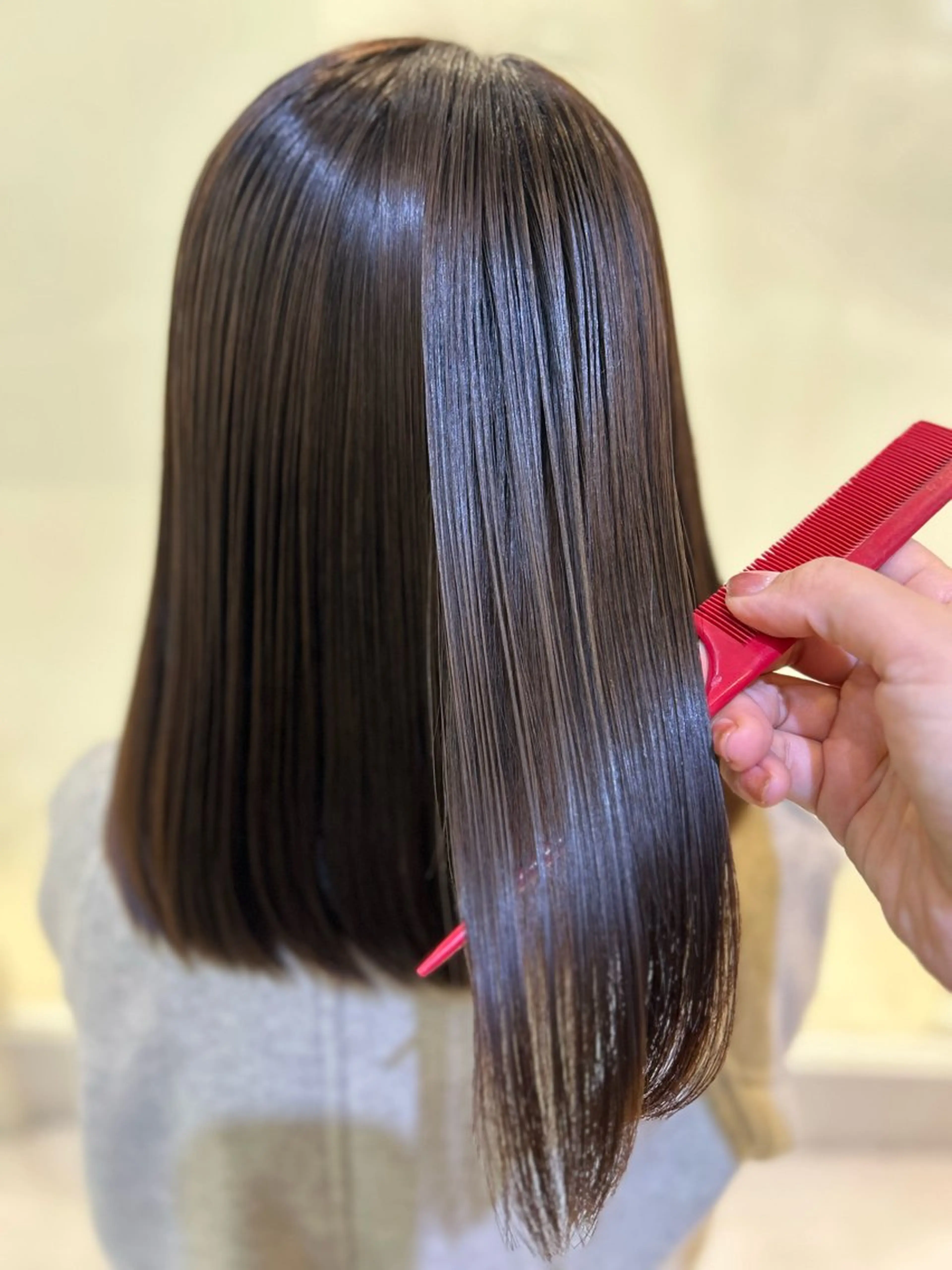 ミディアム カット トリートメント 艶質改善/縮毛矯正 ササキナツミのヘアスタイル