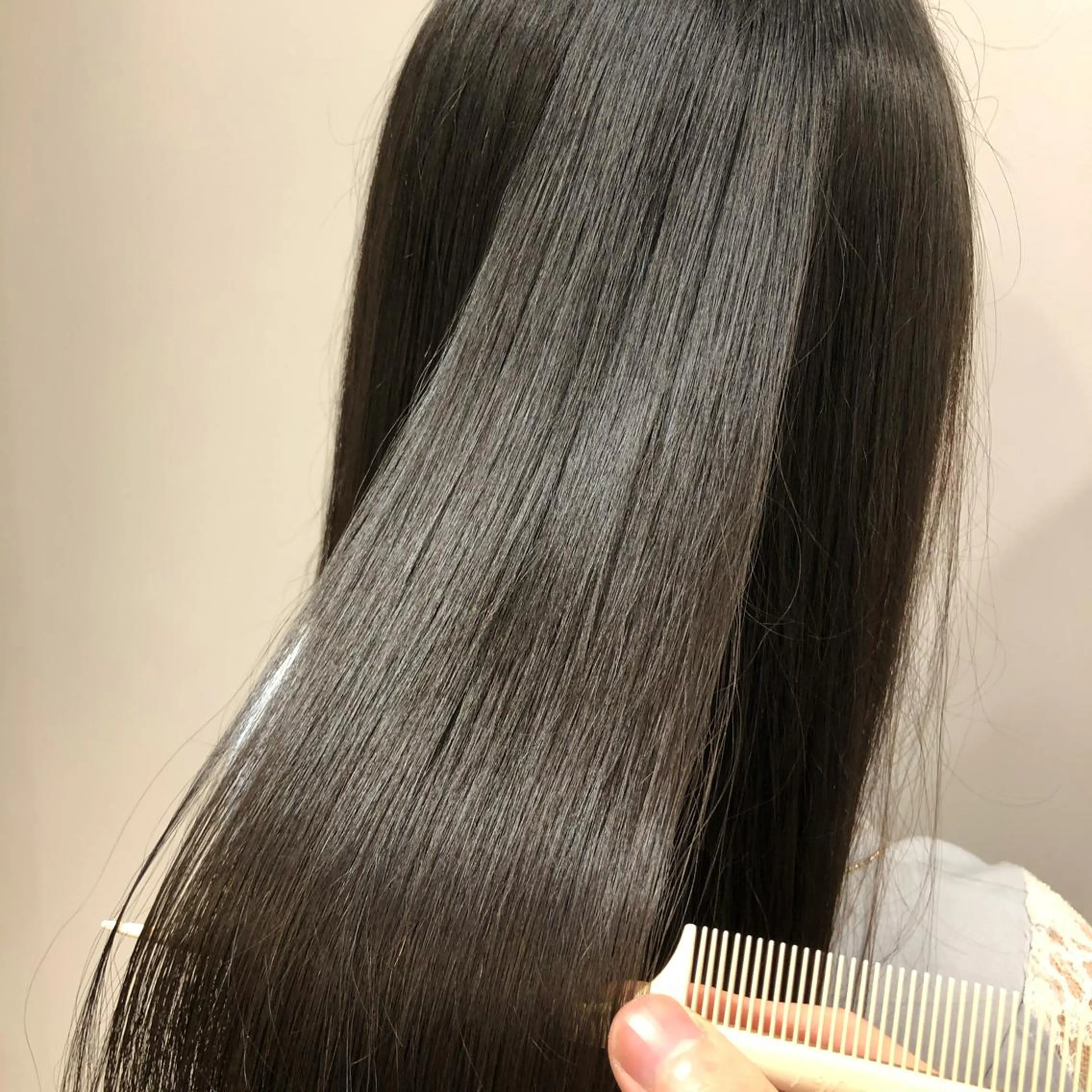 ロング tuuli所属・石井 永遠のヘアスタイル