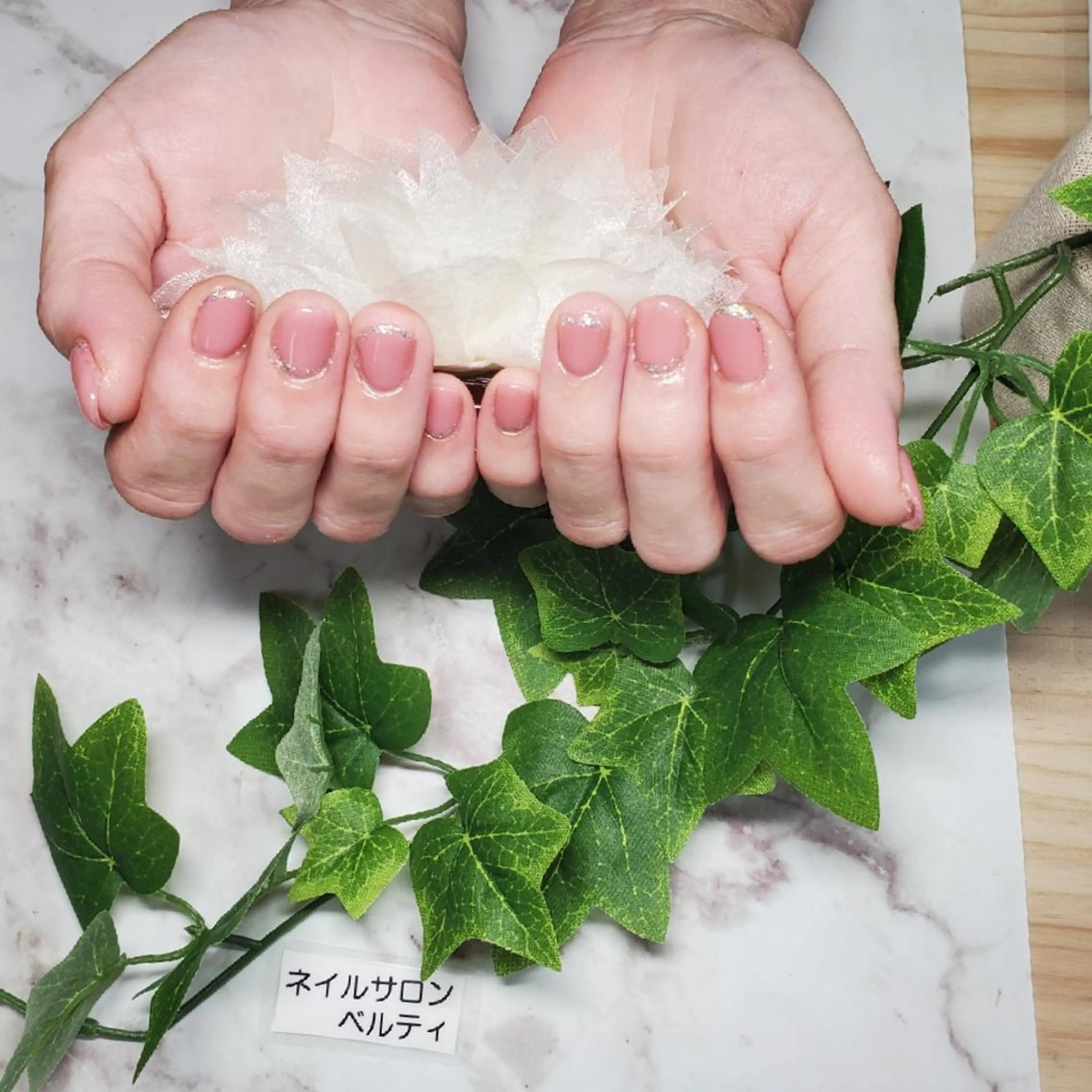 ネイル ラメ(グリッター) ワンカラーネイル ピンク ハンドネイル ネイルサロンベルティ .ひとみのネイルデザイン