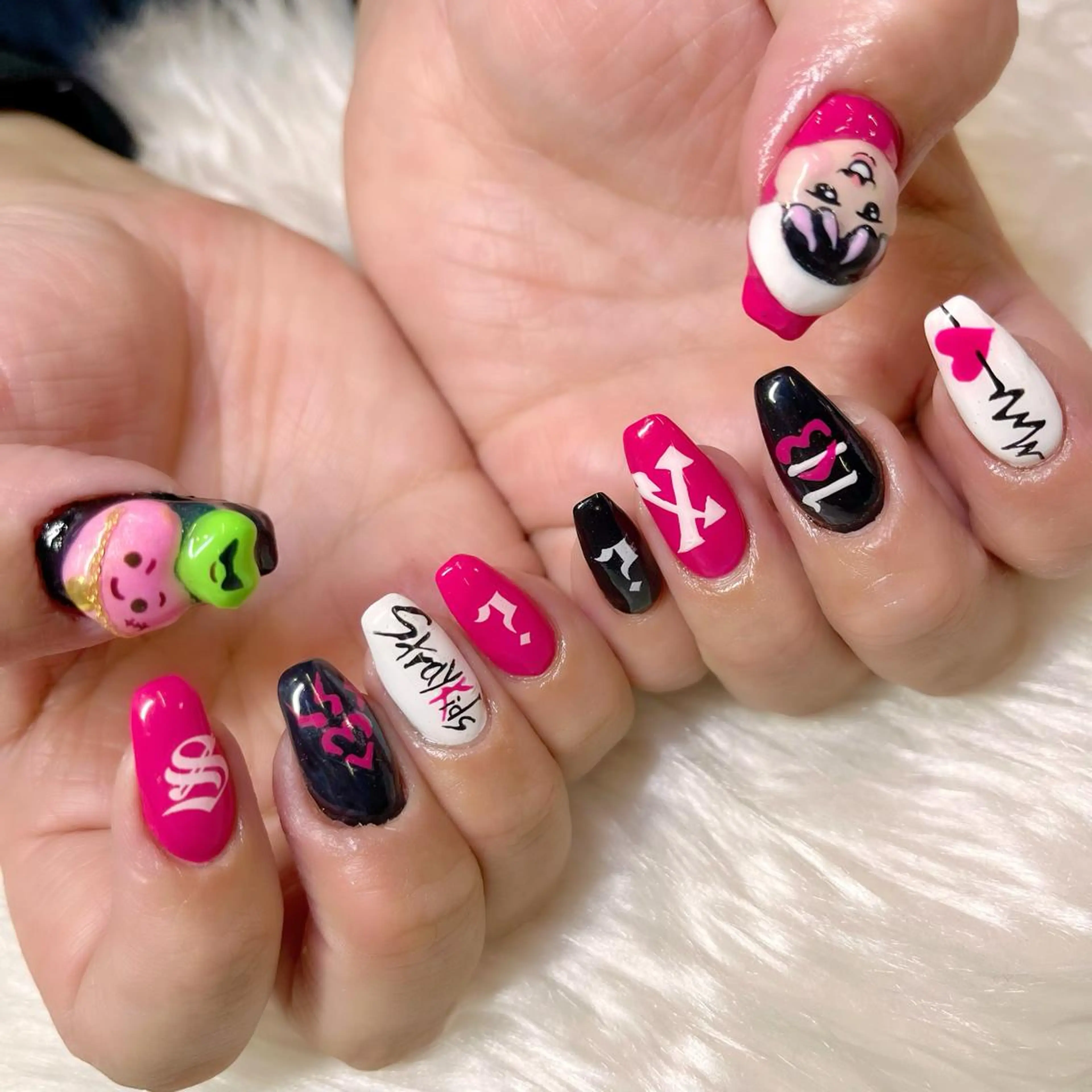 ネイル BLITZ🫶 りなのネイルデザイン