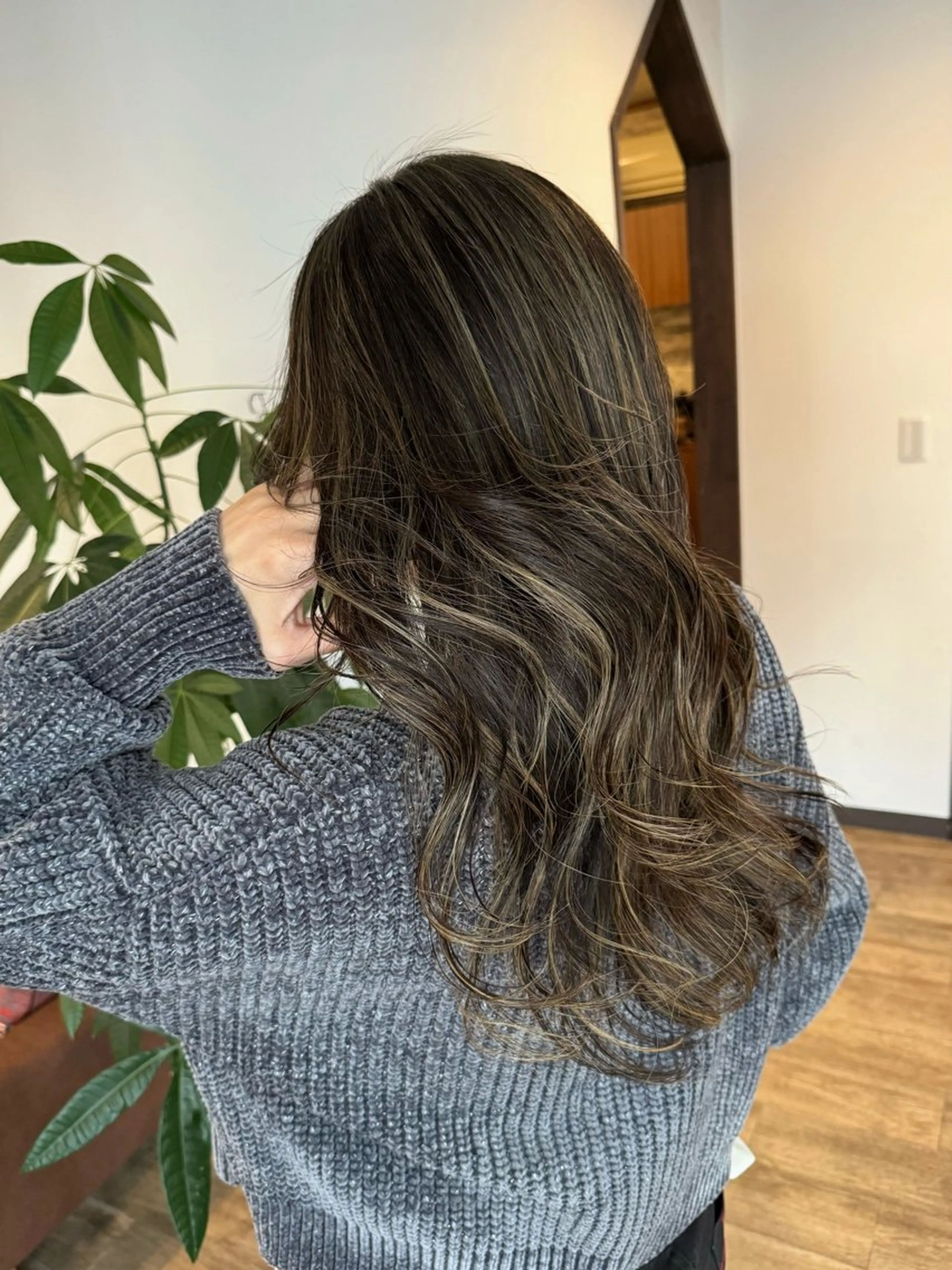 ロング カラー ベージュカラー ハイライトカラー ハイライト カット ヘアカラー トリートメント acero + hair&eyelash 幸手店【アチェロ】所属・ハイライトハイトーン 💖MOMOKAのヘアスタイル