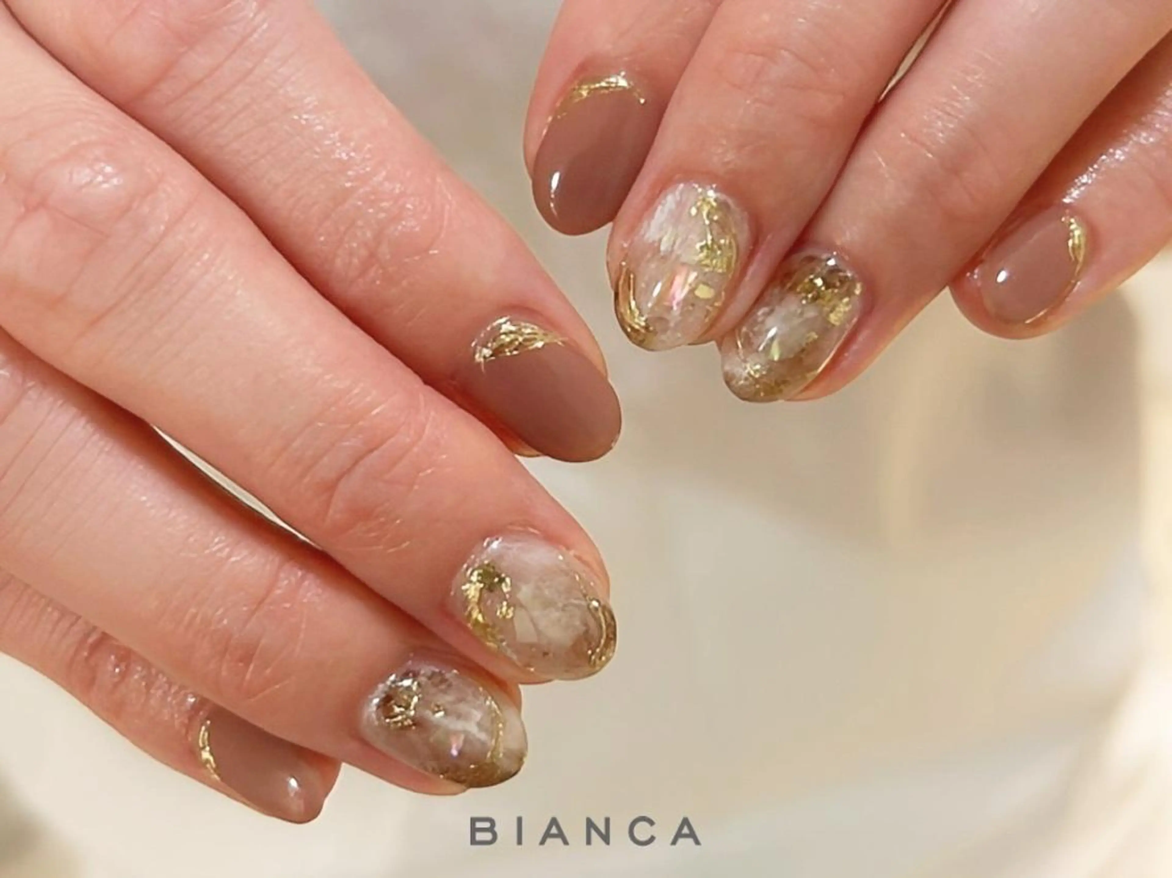 ネイル ゴールド ワンカラーネイル 冬ネイル Bianca ABEのネイルデザイン