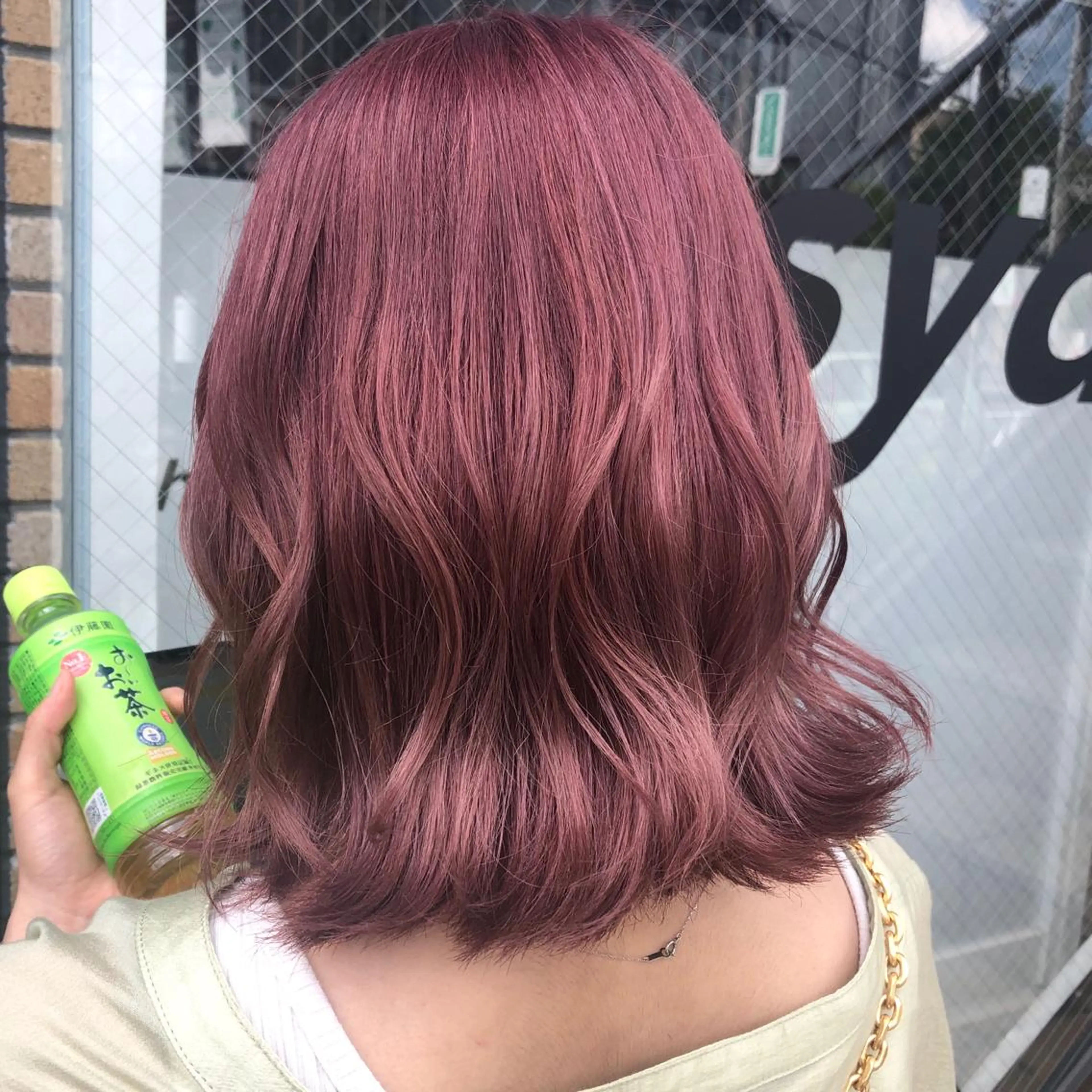 ミディアム カラー パーマ ヘアアレンジ 八巻 晴香のヘアスタイル