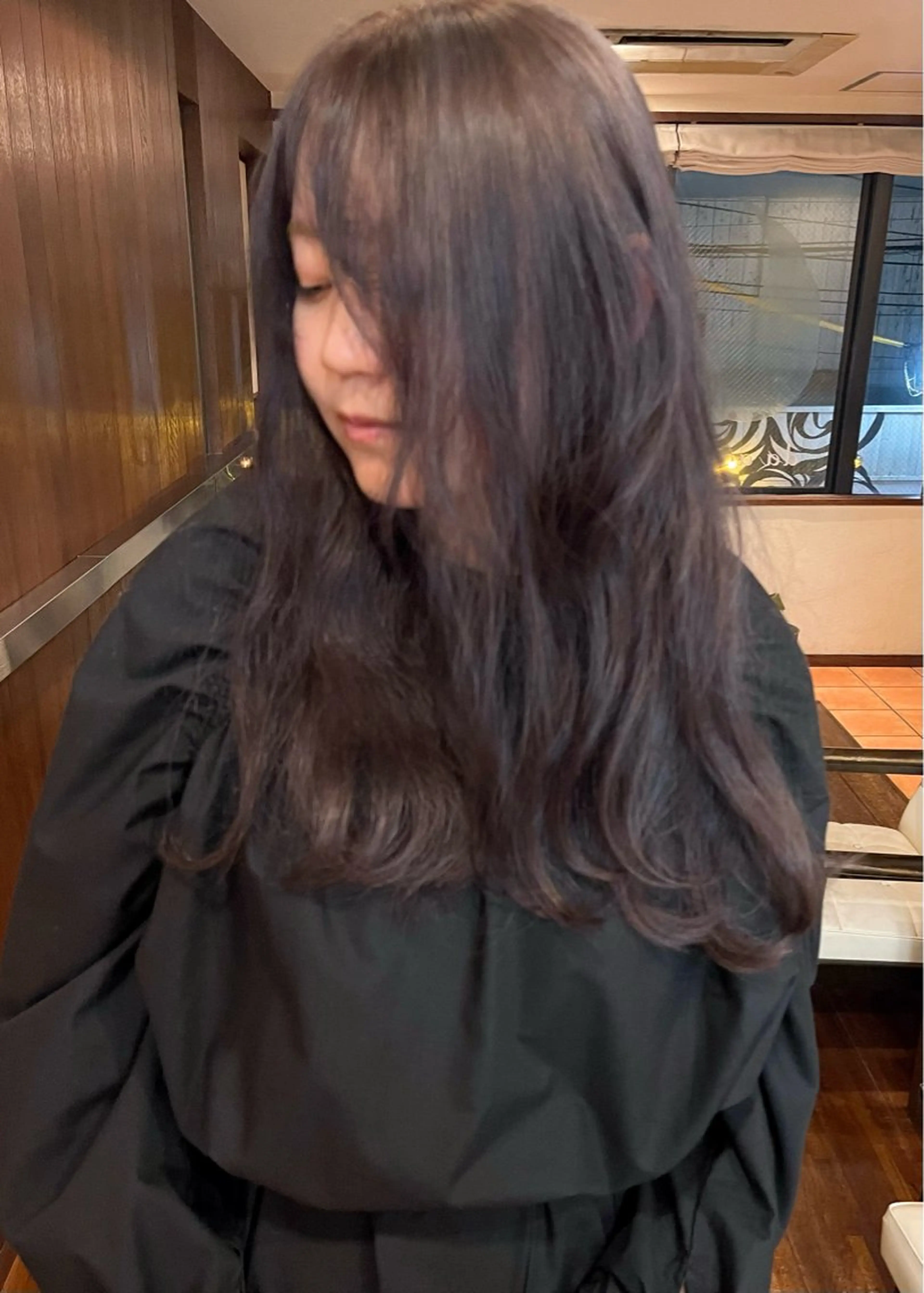 ロング カラー ラベンダーカラー カット ヘアカラー トリートメント 髪質改善ｶﾗｰ ｹｱﾌﾞﾘｰﾁ/ﾀﾑのヘアスタイル