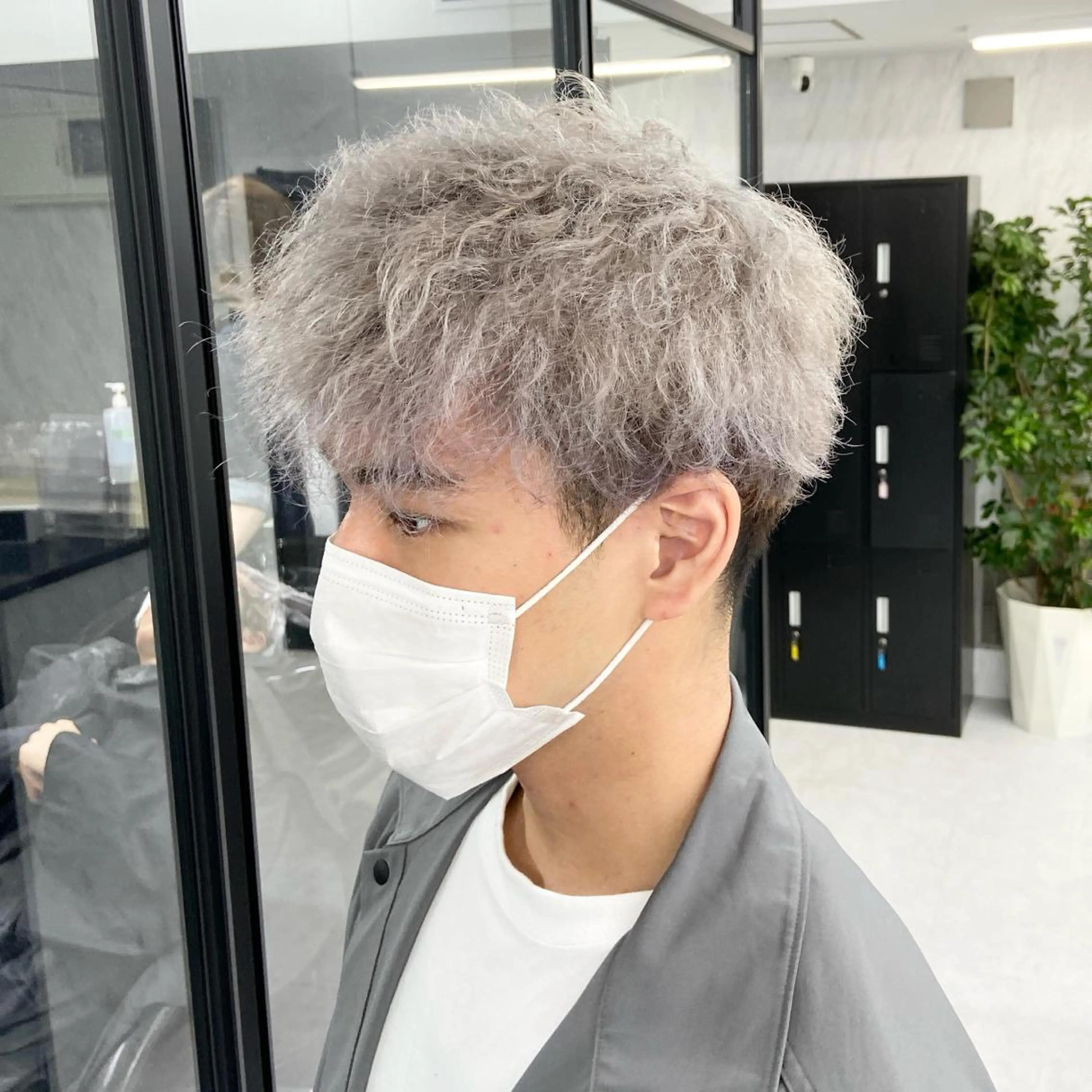 ショート カラー メンズ メンズハイトーン ハイトーンカラー ヘアカラー トリートメント ミルボンAujua認定サロン Ria  OSAKA 梅田所属・メンズ、エクステ特化 Ryuのヘアスタイル