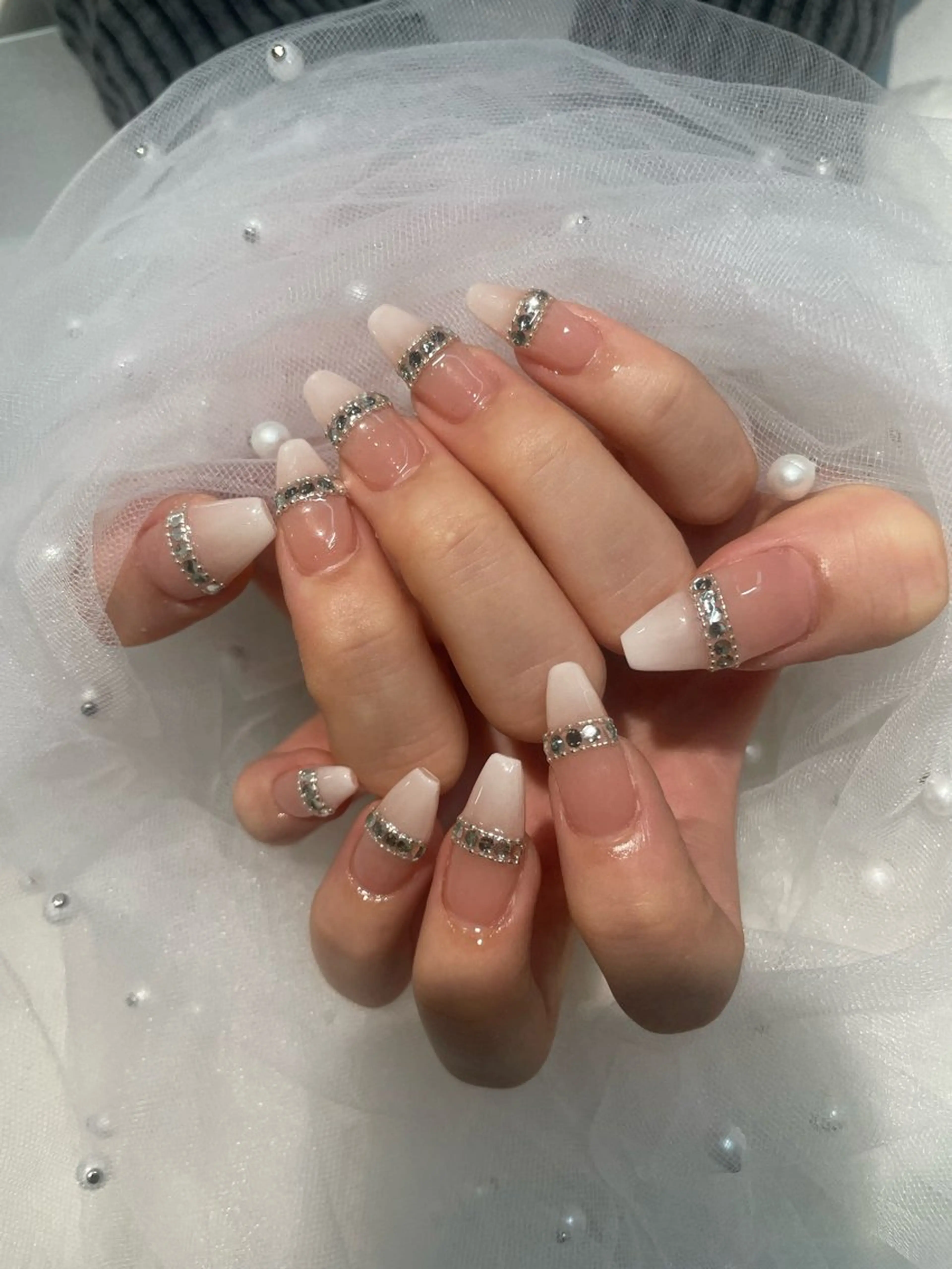 ネイル キラキラネイル ストーンネイル I-nail Moeのネイルデザイン