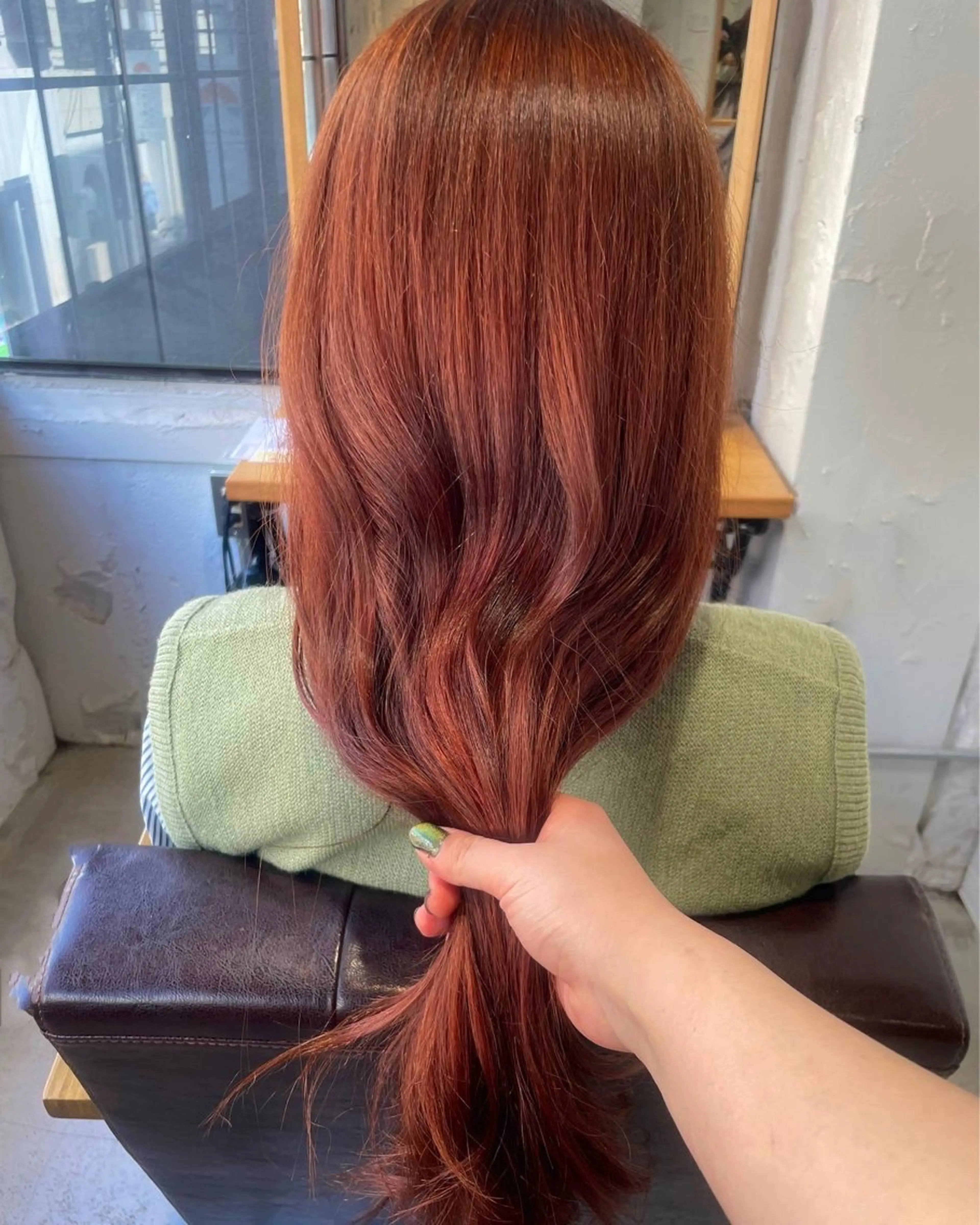 ミディアム カラー ブリーチ ブリーチなしカラー オレンジ テラコッタ カット ヘアカラー パーマ トリートメント レイヤーカット× パーマ|hinakoのヘアスタイル