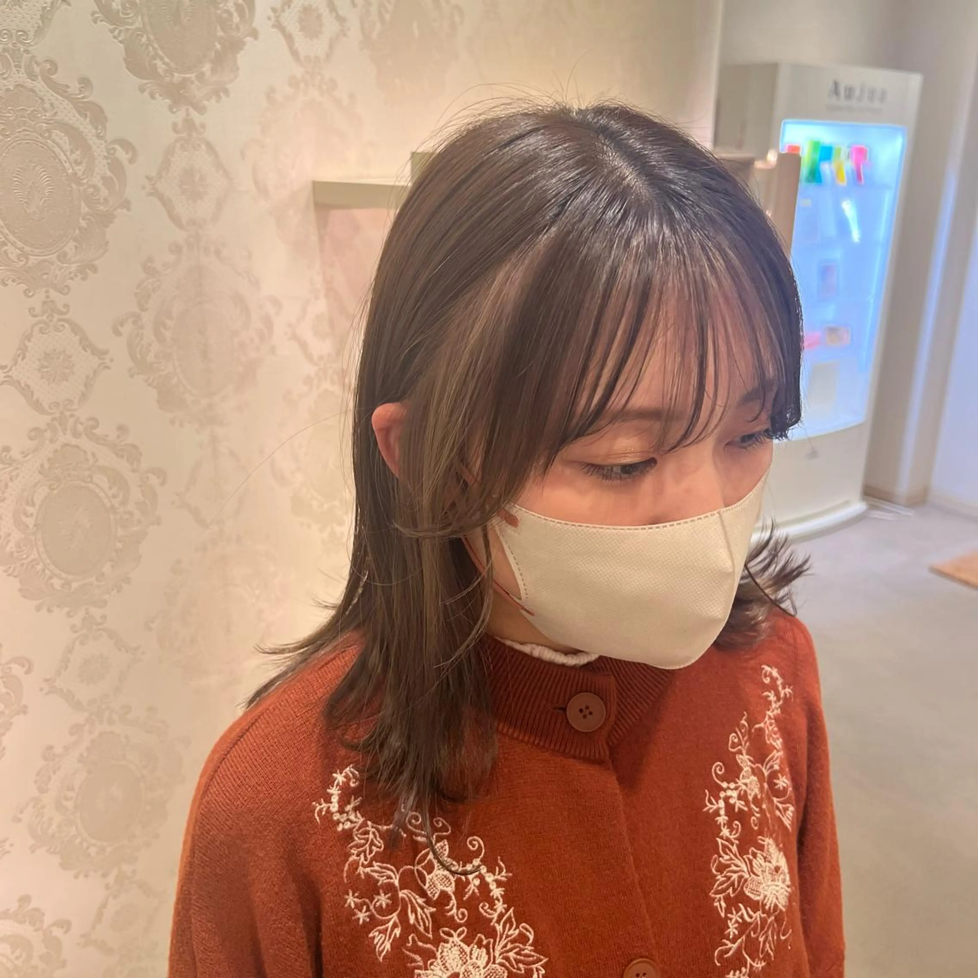 ミディアム カラー ベージュカラー 透明感カラー オリーブベージュ 顔周りカット SALOWIN川崎WEST店所属・🌷川崎/アレンジ/ 暖色ボブ/コトネ🌷のヘアスタイル