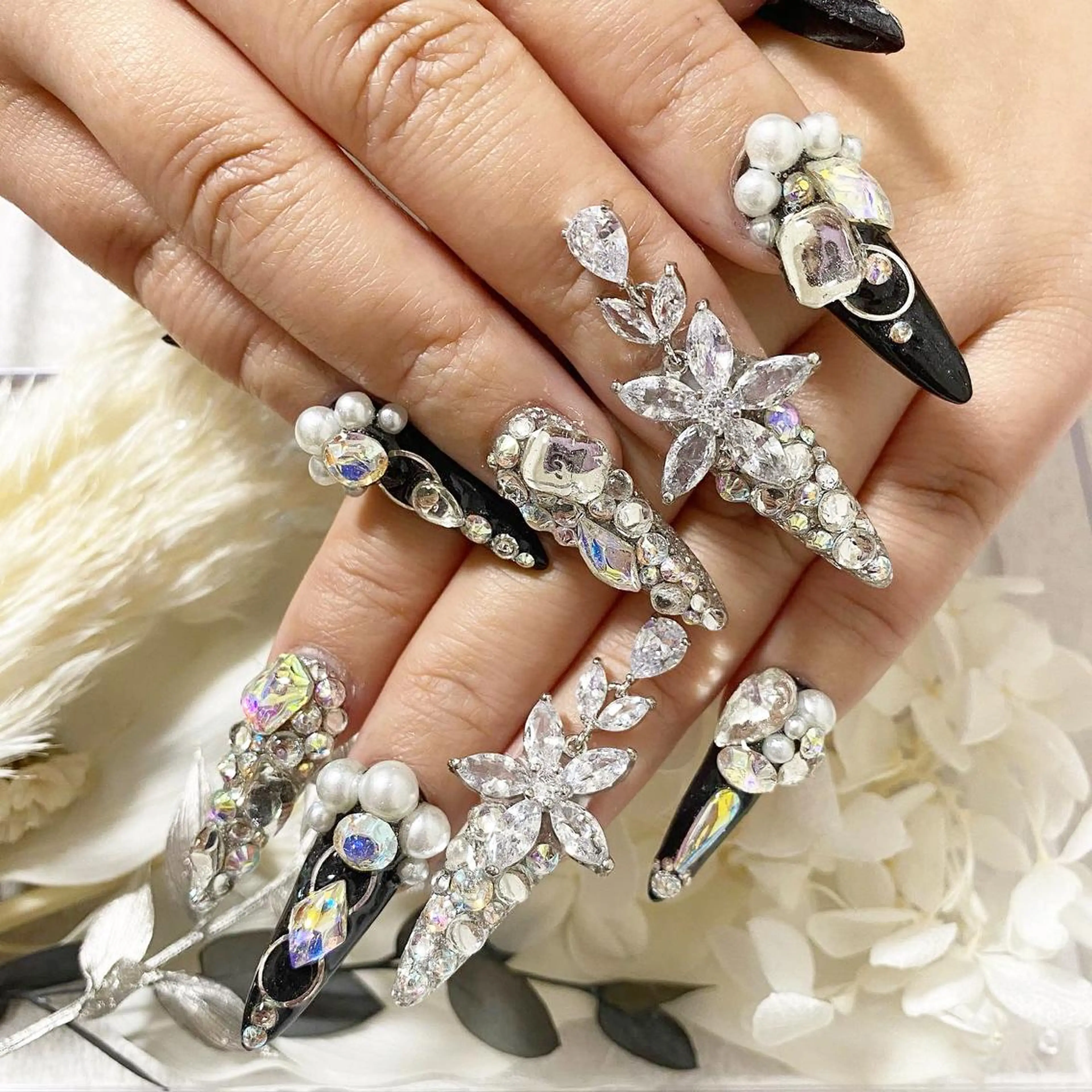 ネイル ストーンネイル Rire_eye+beauty_nail所属・Rire_ nail_yukiのネイルデザイン