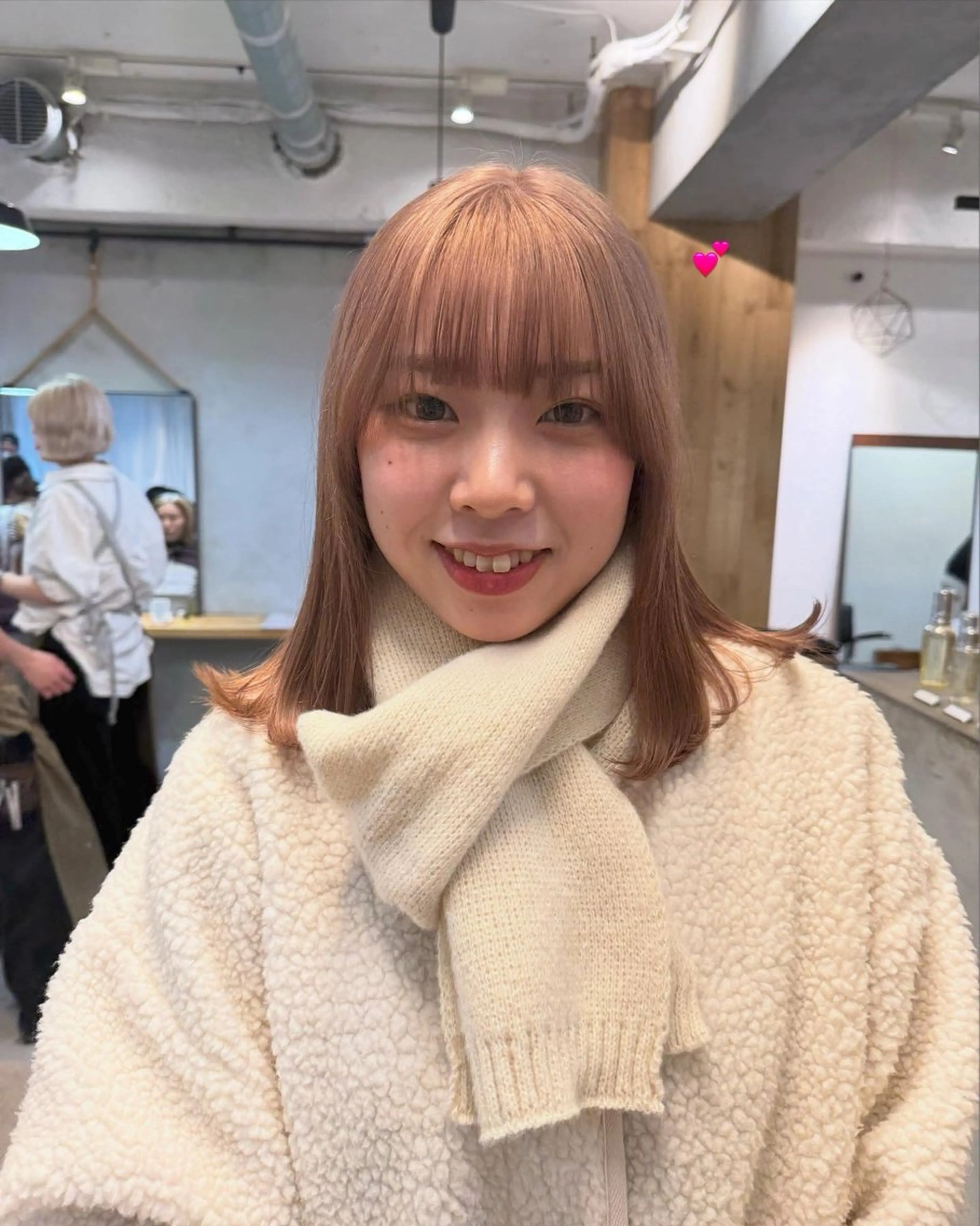 ミディアム カラー ミルクティー× グレージュMOMOのヘアスタイル