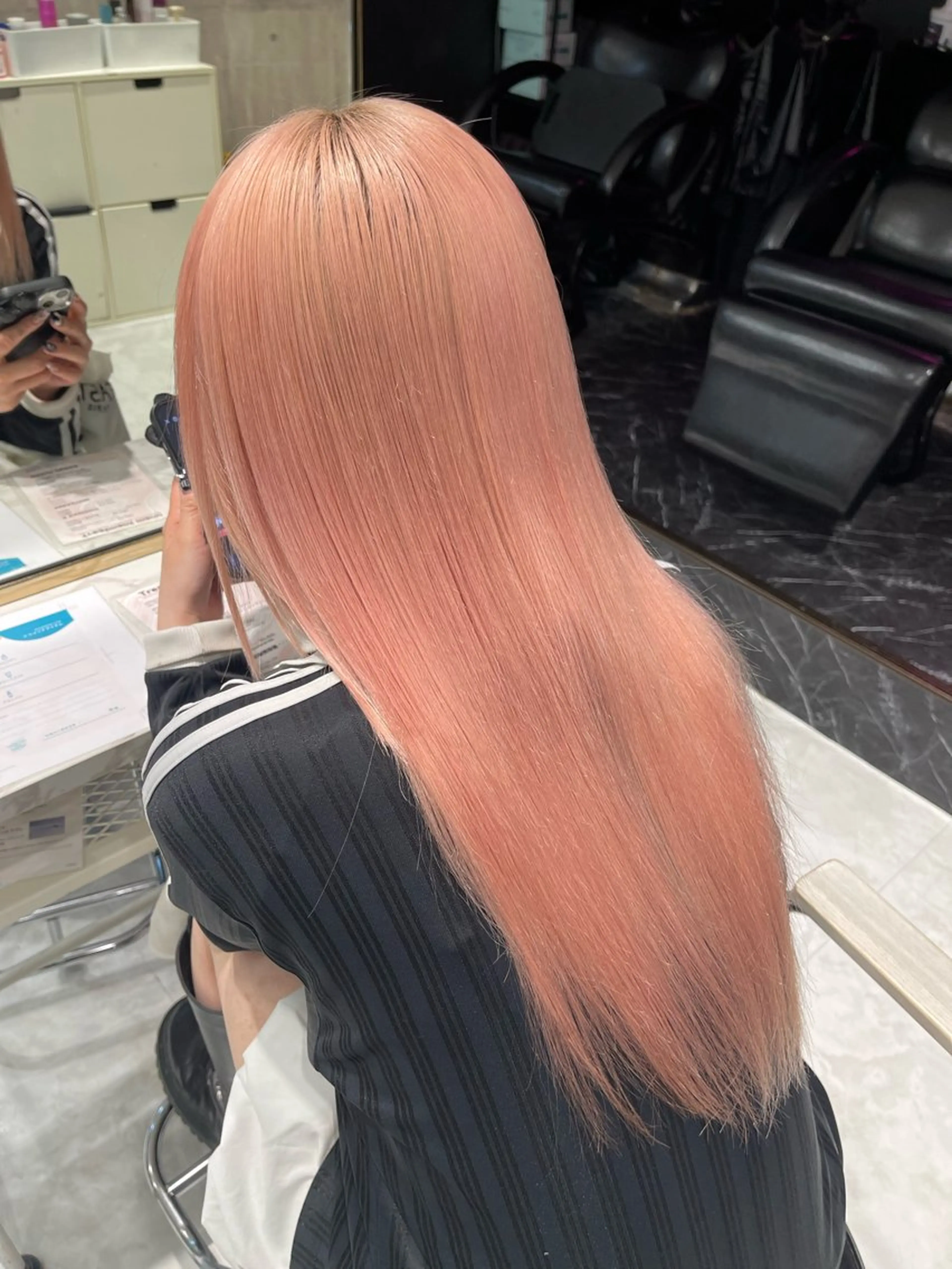 ロング カラー オレンジ オレンジピンク ピンクカラー ヘアカラー トリートメント TENSHO 原宿　ハイトーンのヘアスタイル