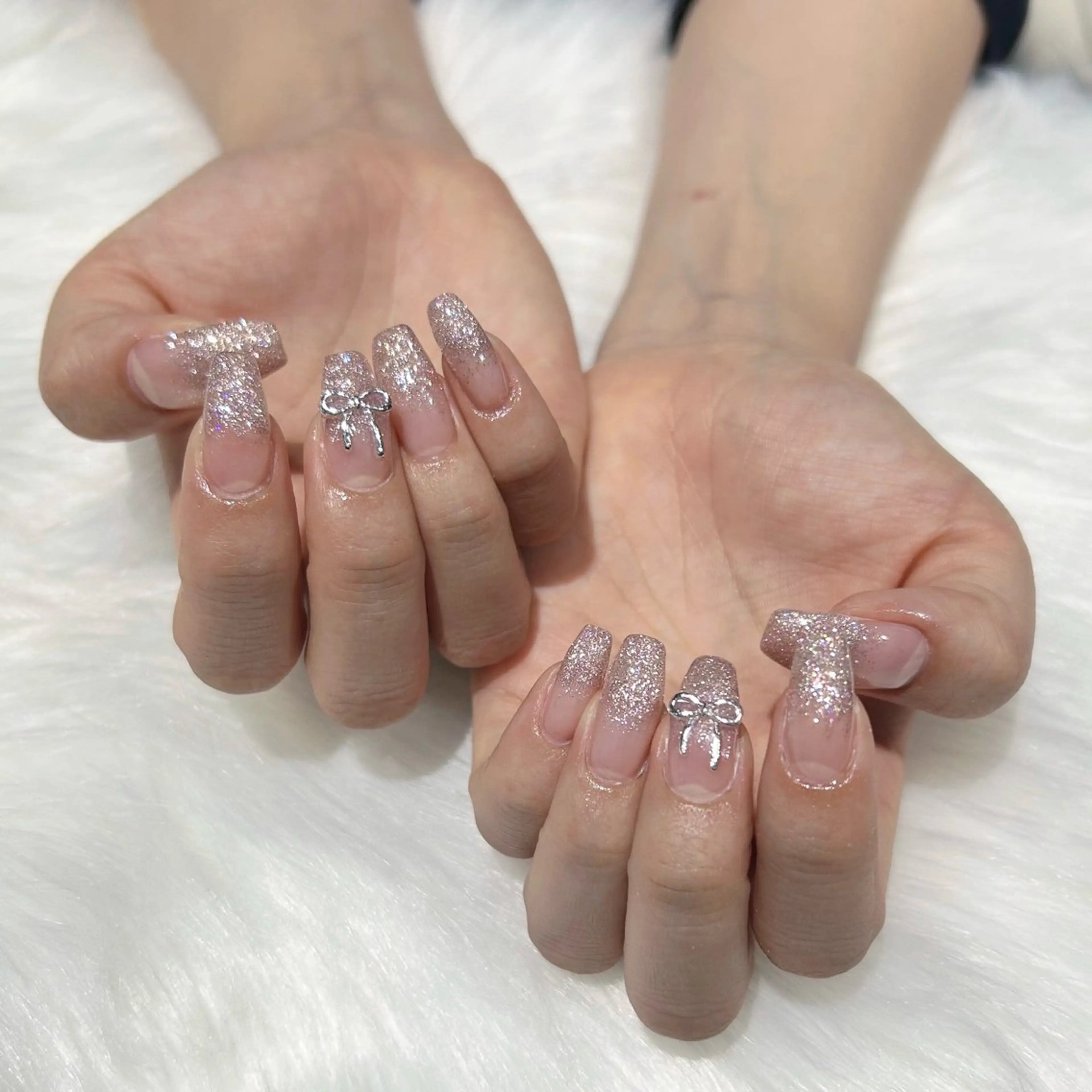 ネイル ガーリー グラデーション キラキラネイル ラメ(グリッター) ラメグラデーション ハンドネイル Keli Nailのネイルデザイン