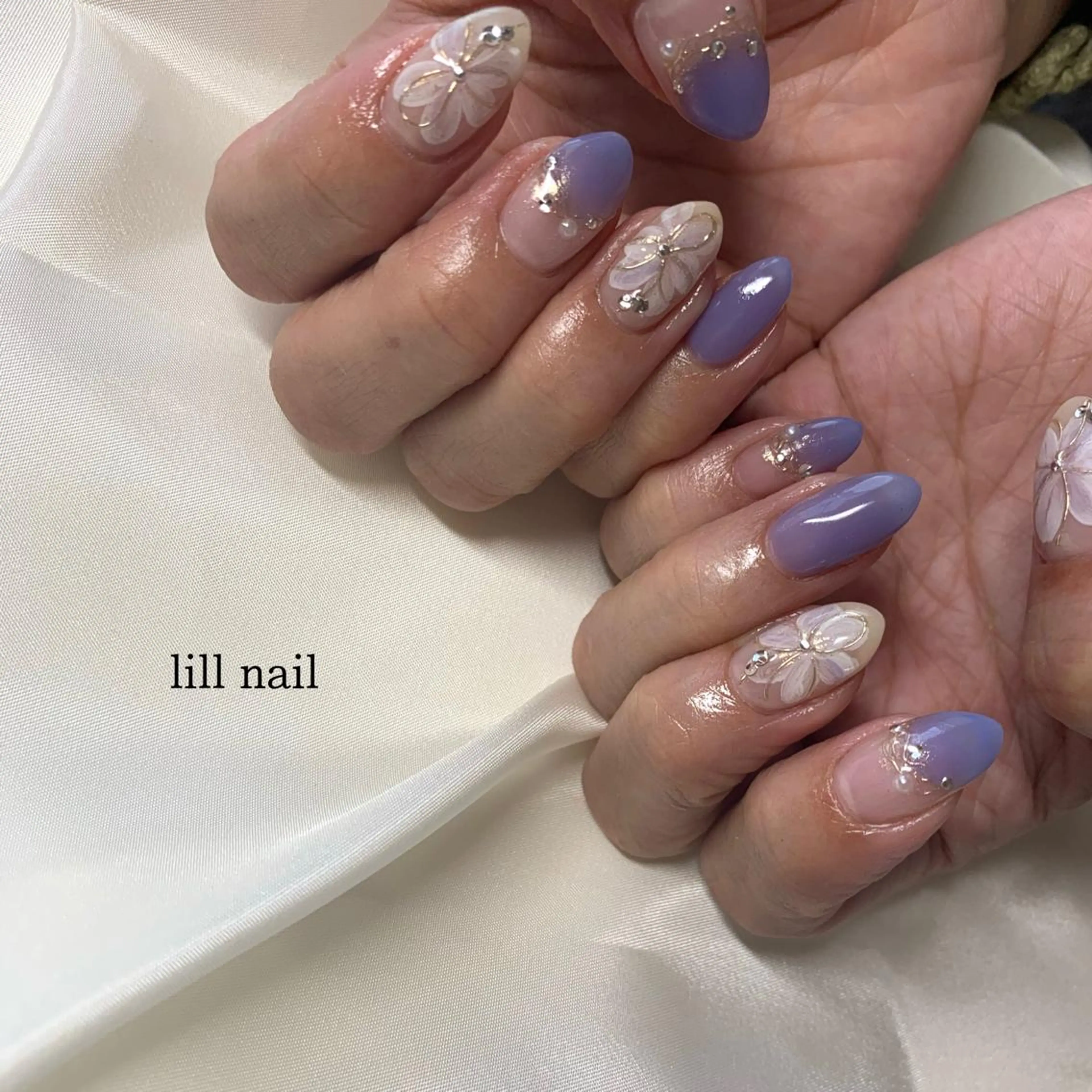 セミロング pllia beautyのネイルデザイン