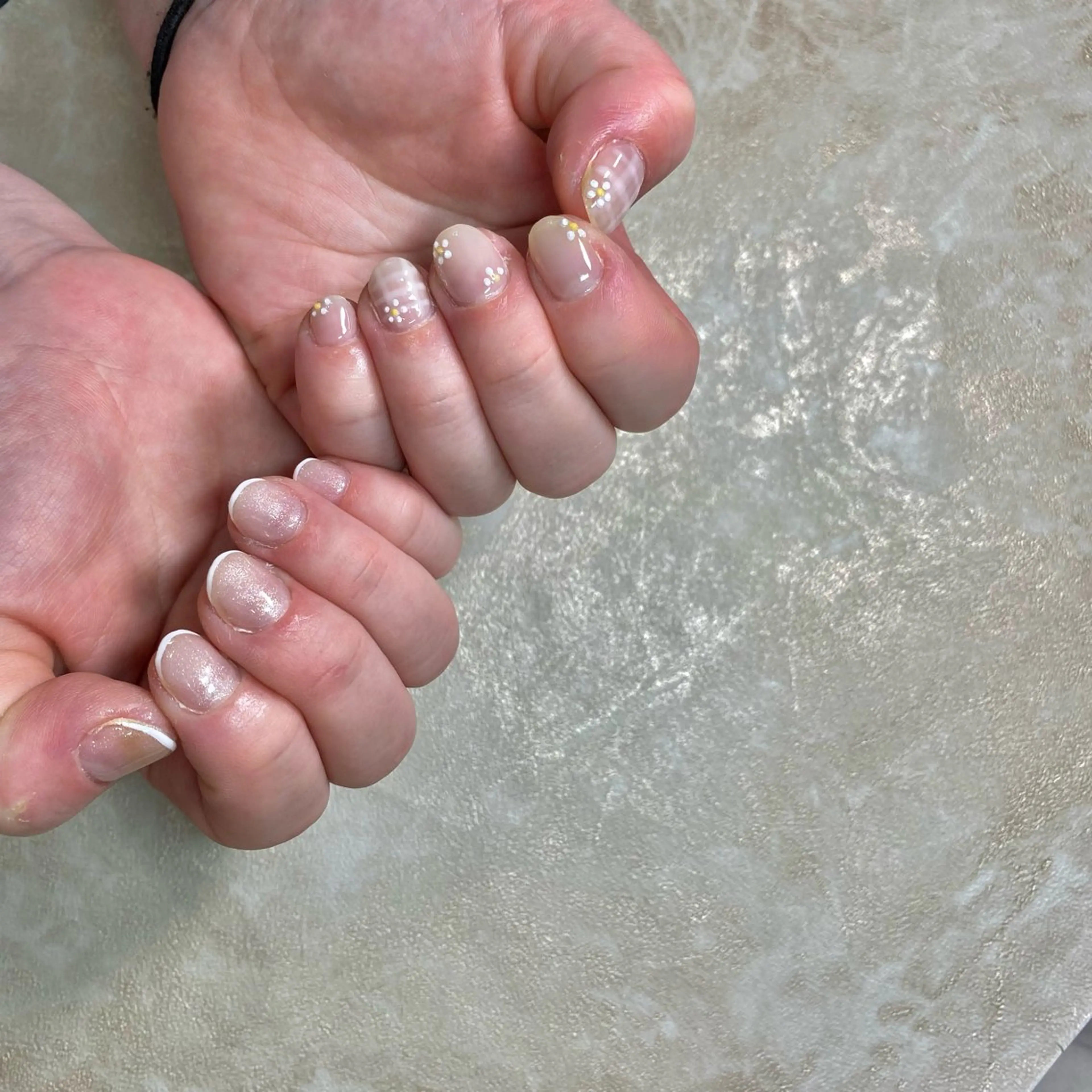 ネイル フラワーネイル ハンドネイル デコパーツが得意♪ ネイル/眉毛/エステの眉毛・アイブロウイメージ