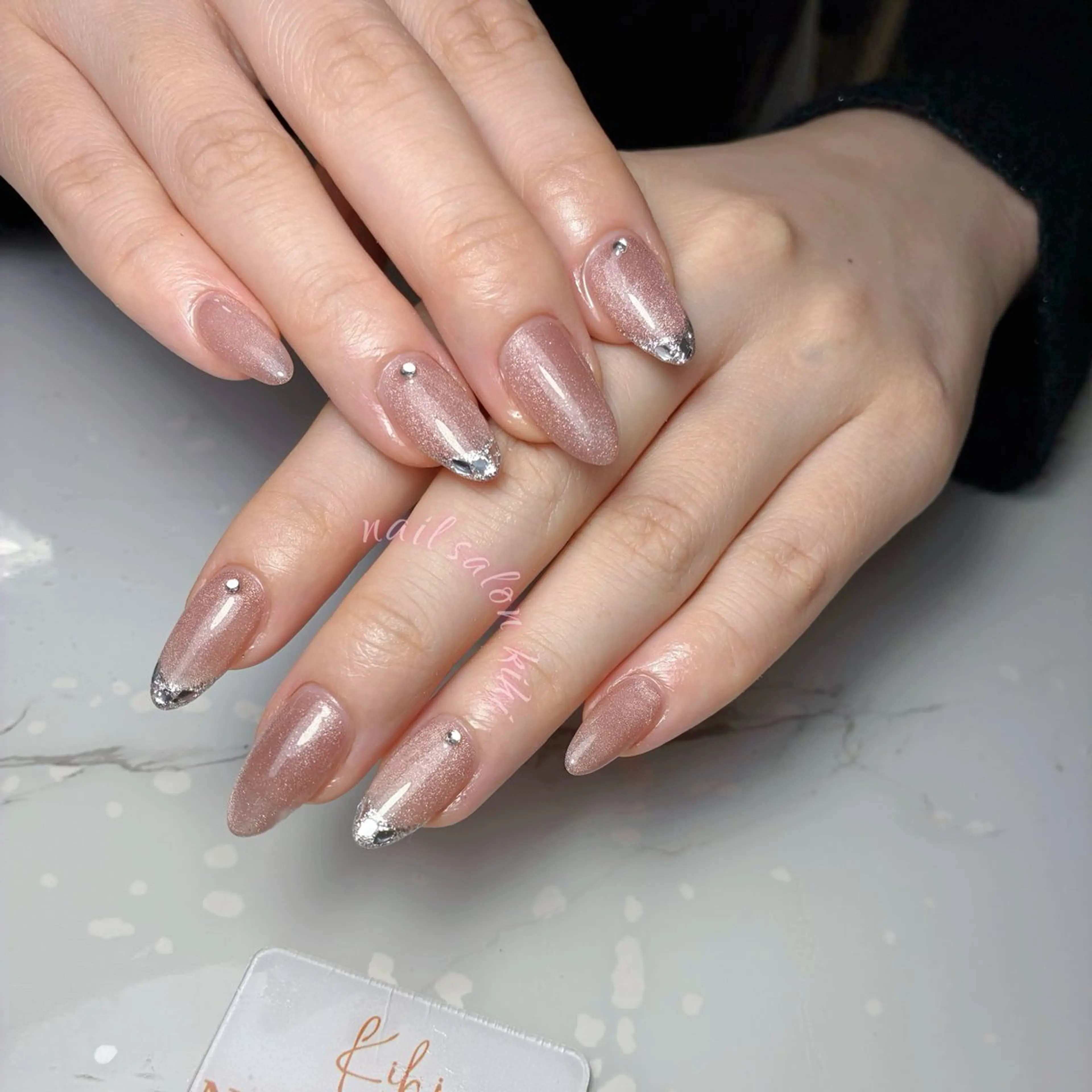 ネイル アートネイル フレンチネイル ジェルネイル グラデーション 韓国ネイル ハンドネイル 鈴木 ユリのネイルデザイン