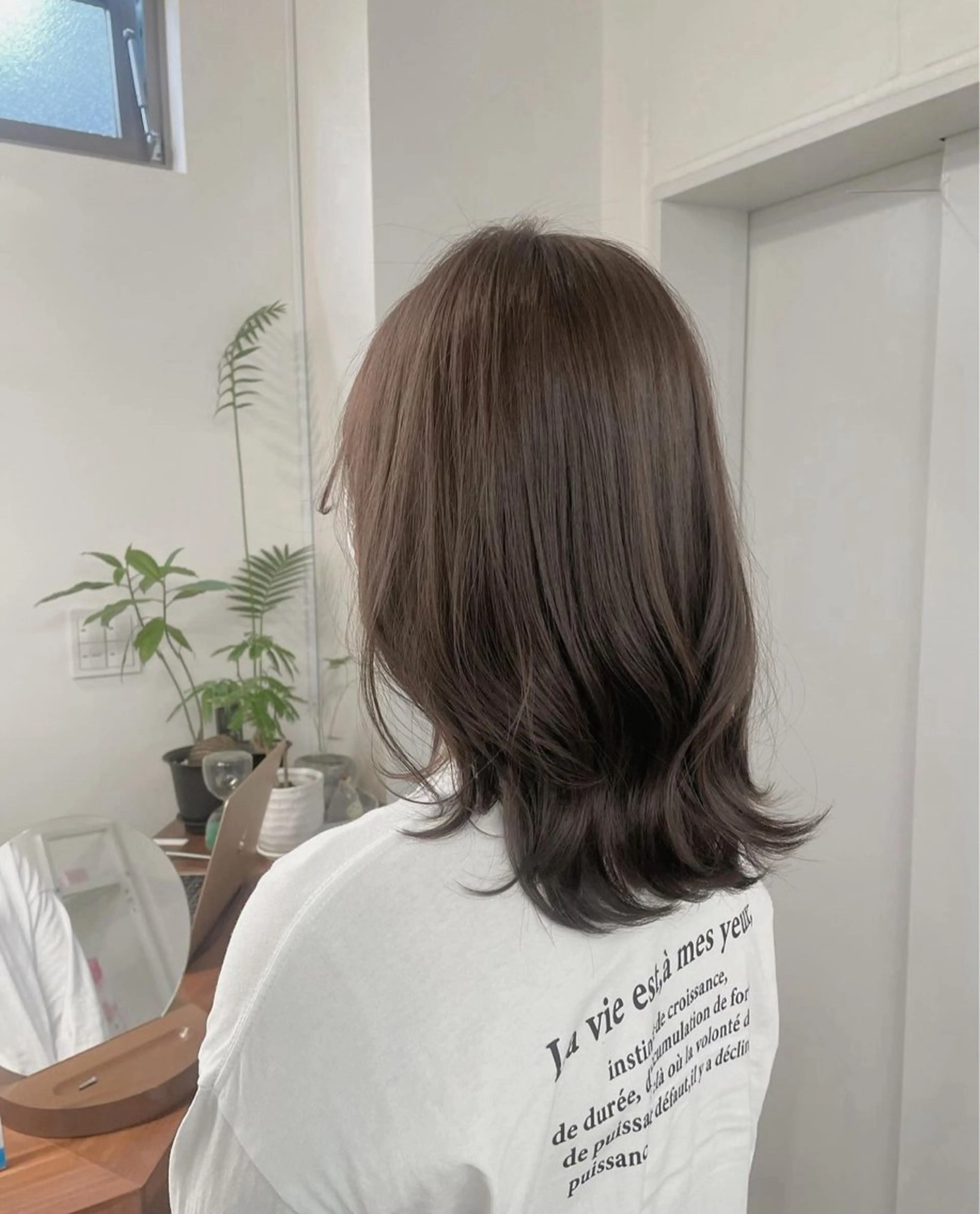 ミディアム カット ヘアカラー Farbe所属・顔まわりレイヤー 透明感カラー🩵🩵のヘアスタイル