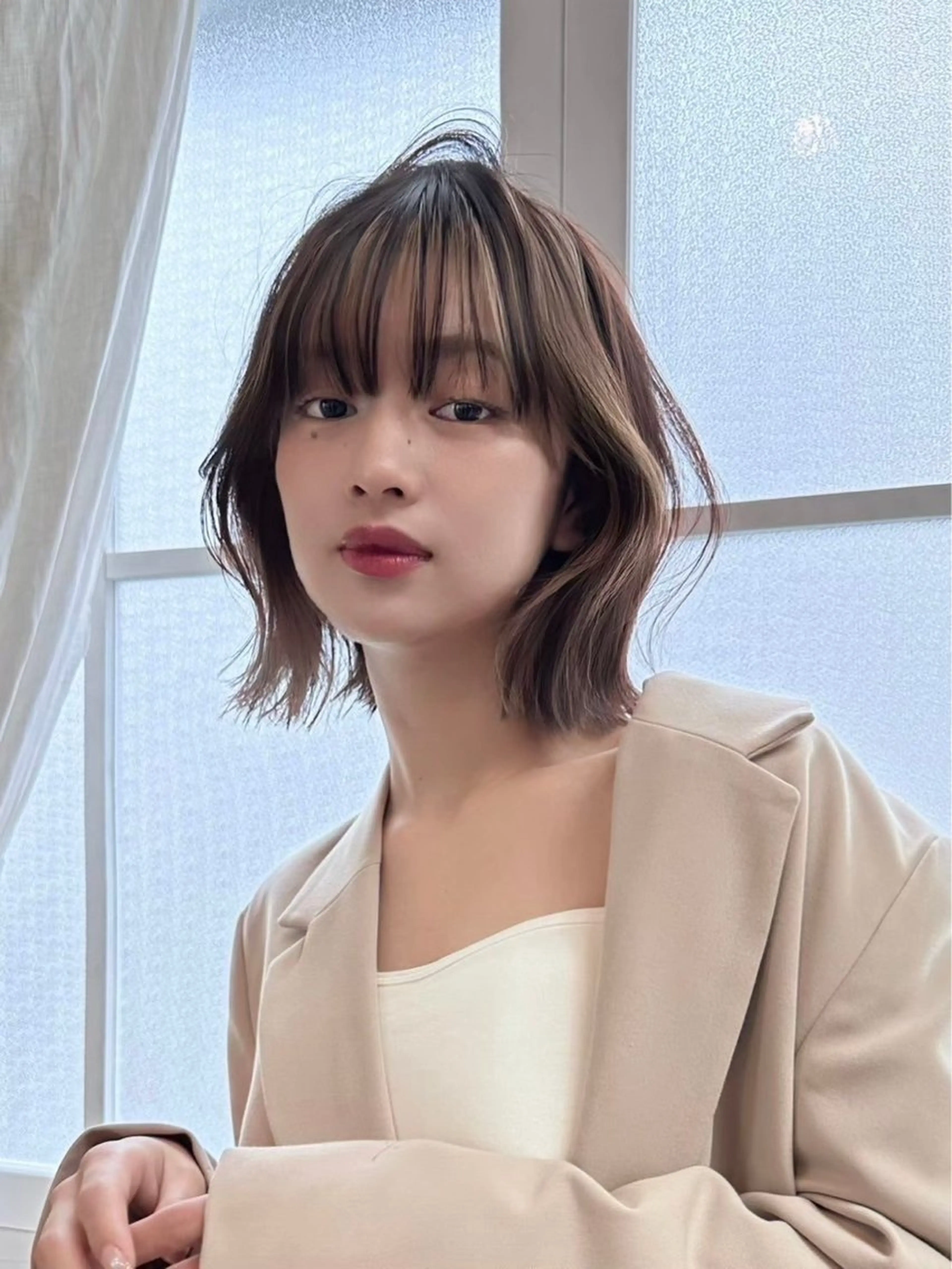 ミディアム レイヤー ／マッキーのヘアスタイル
