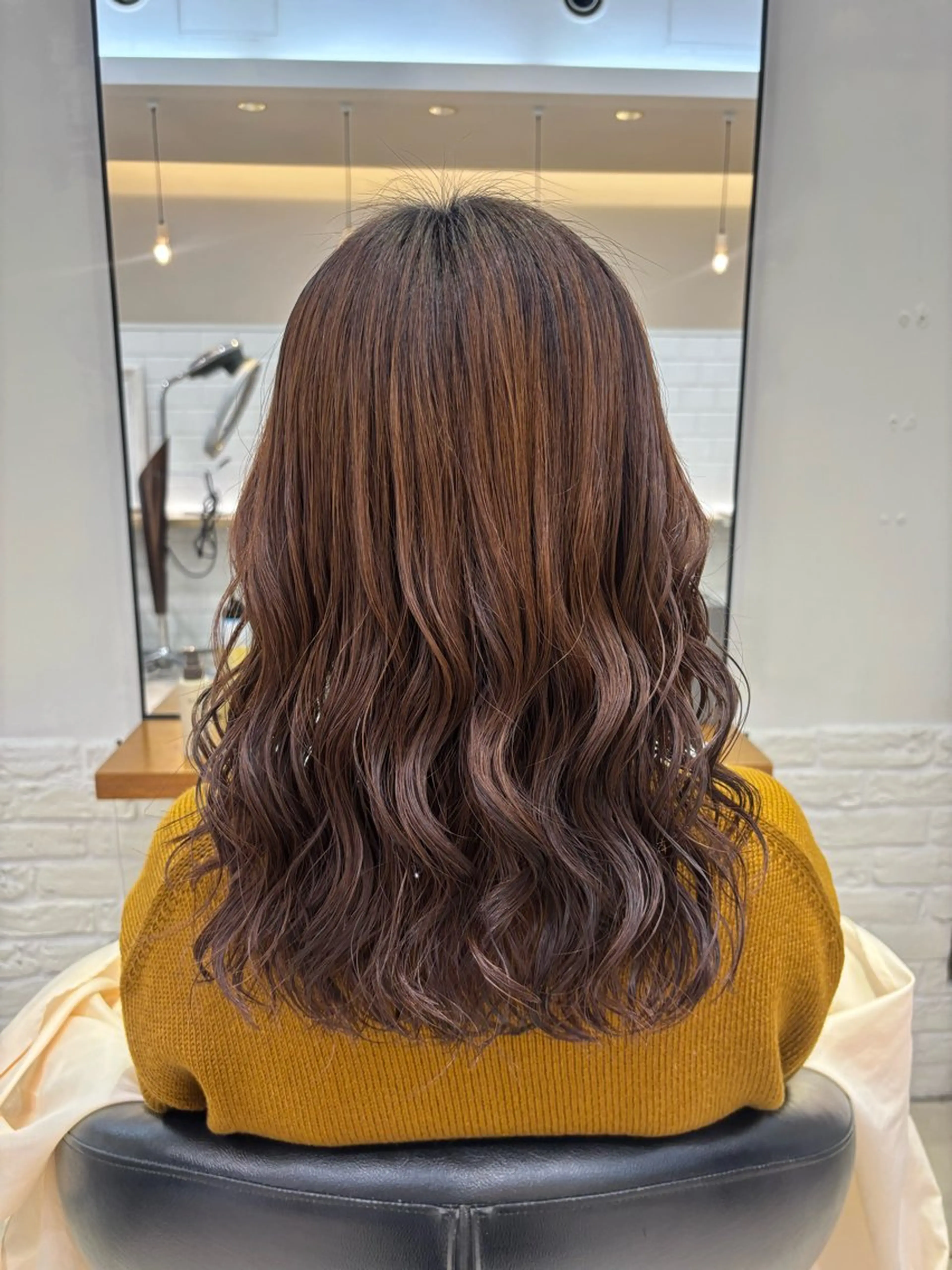 ミディアム カット パーマ コテ巻き風パーマ🫧 麻尋のヘアスタイル