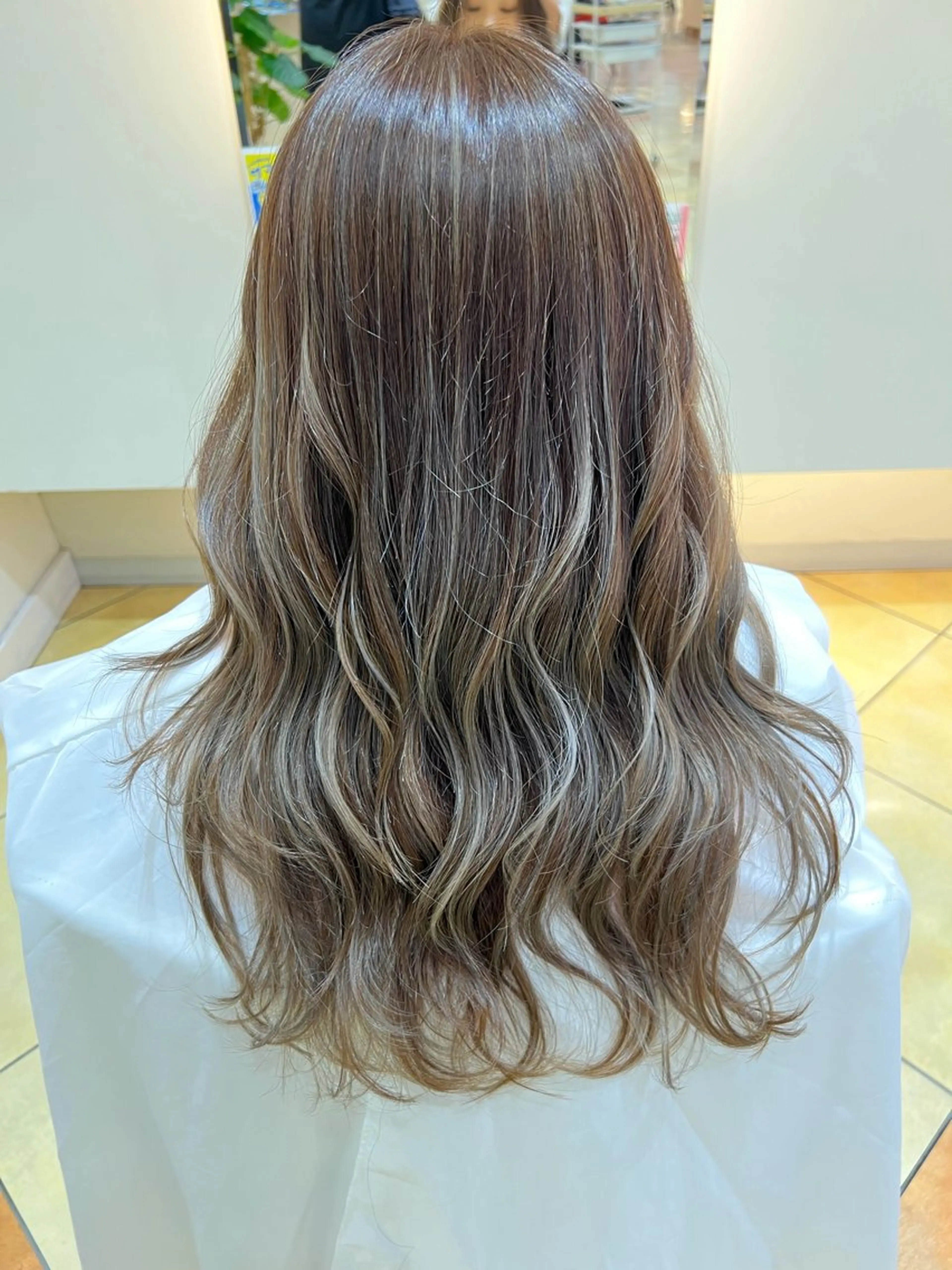 ミディアム カラー 天野 直美のヘアスタイル