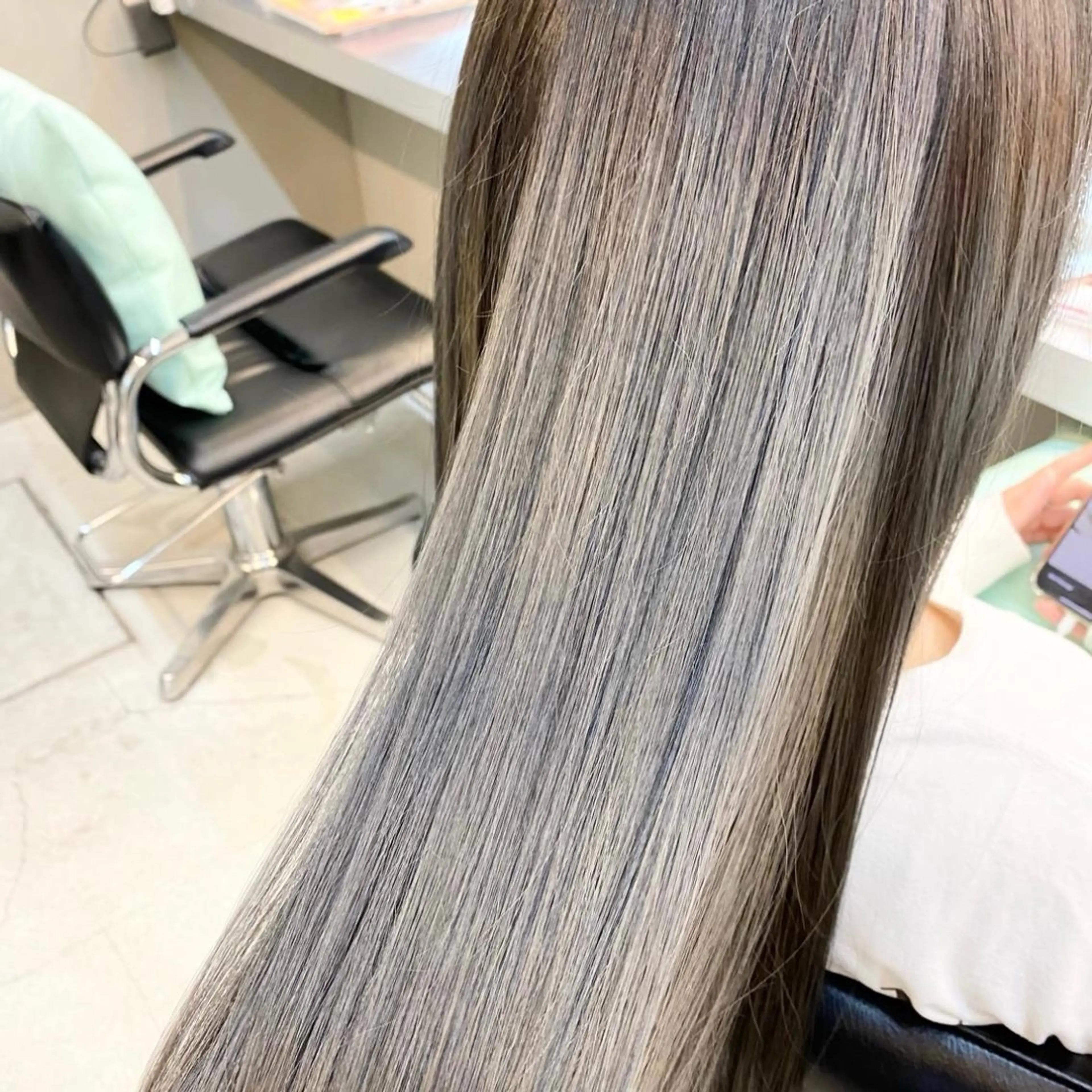 ロング カラー パーマ 透明感カラー グレージュ オリーブグレージュ オリーブグレー 髪質改善 カット ヘアカラー 縮毛矯正 ✨髪質改善職人✨ デザインカラー/若林のヘアスタイル